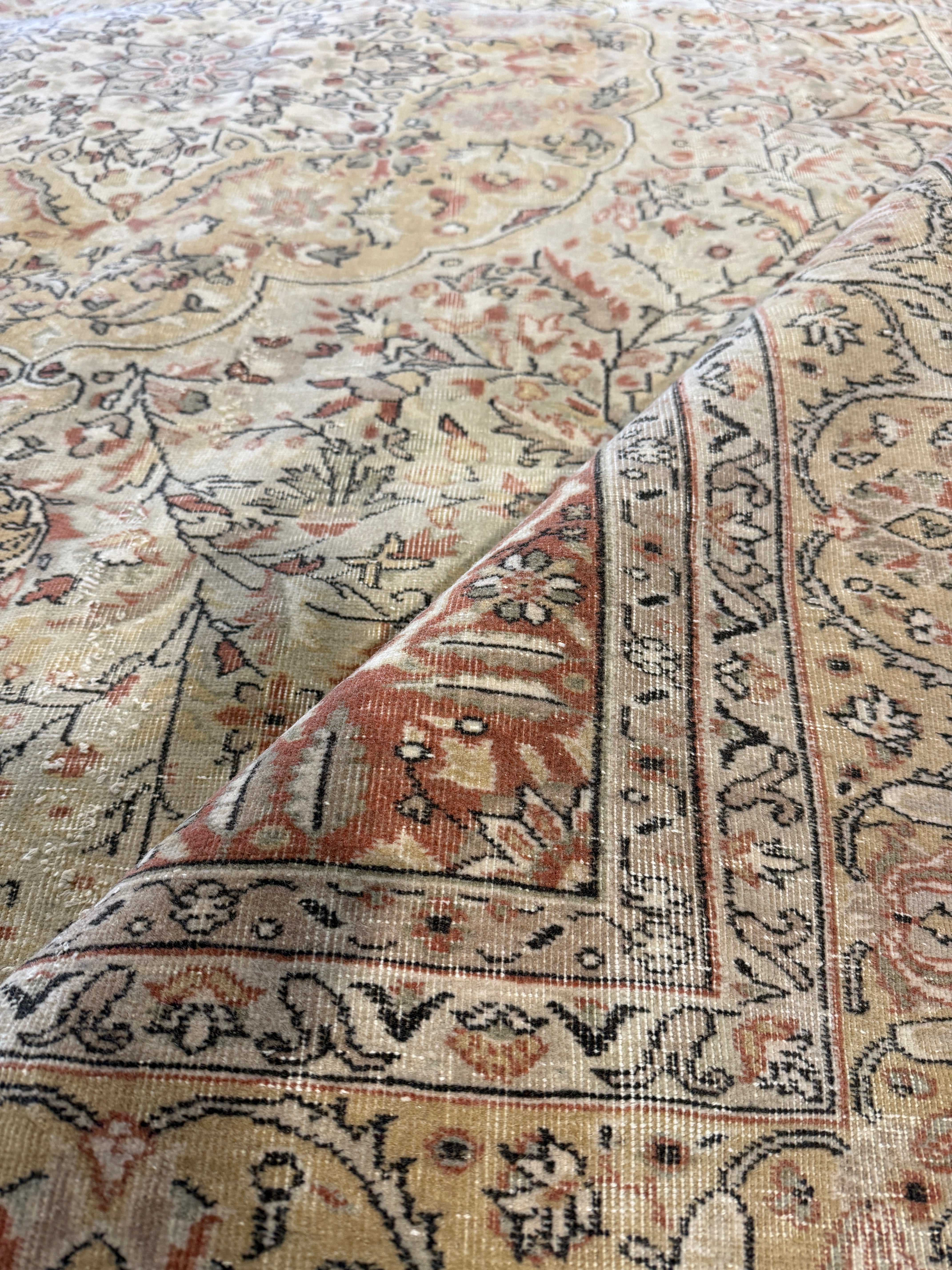 Barbara 6.10x9.4 Antique Qaisar Cream Rug