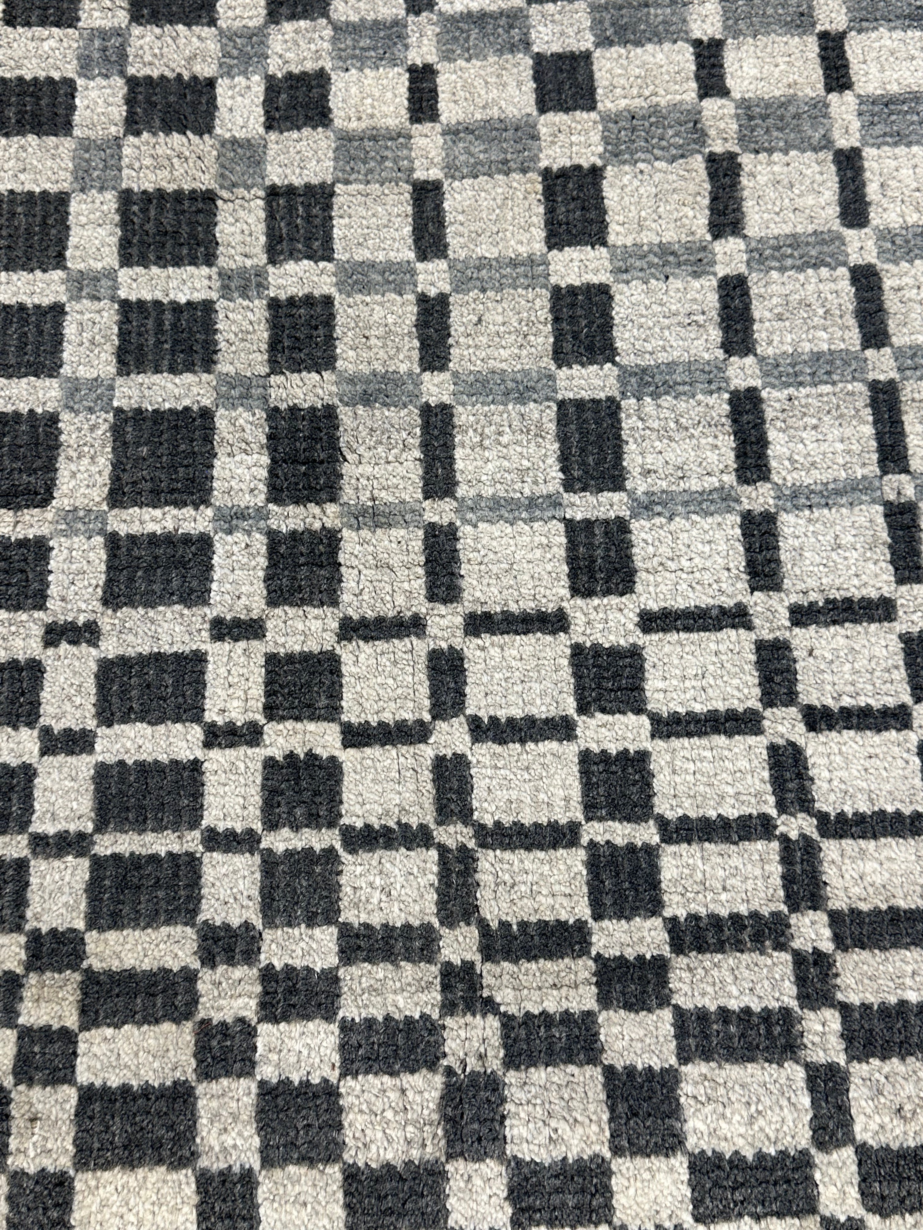 Harrison Xu 4x6 Grey Hand-Knotted Modern Rug