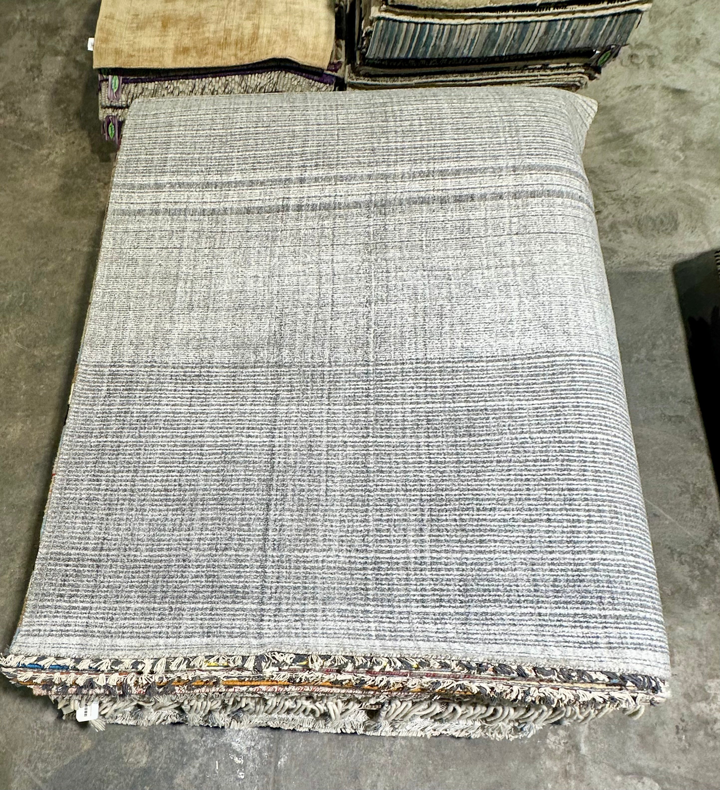 Roberto 4.9x6.6 Hand-Knotted Grey Modern