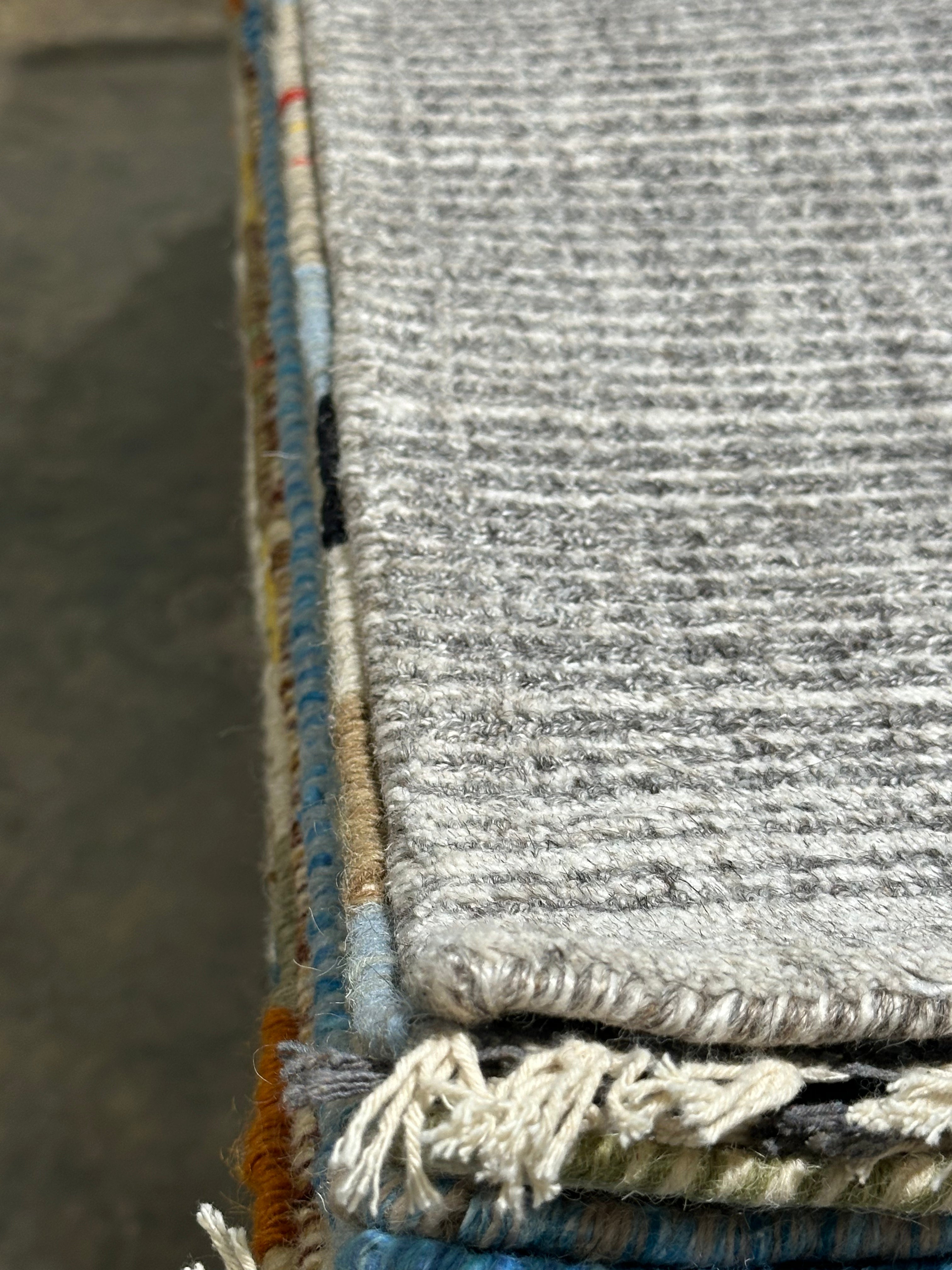 Roberto 4.9x6.6 Hand-Knotted Grey Modern