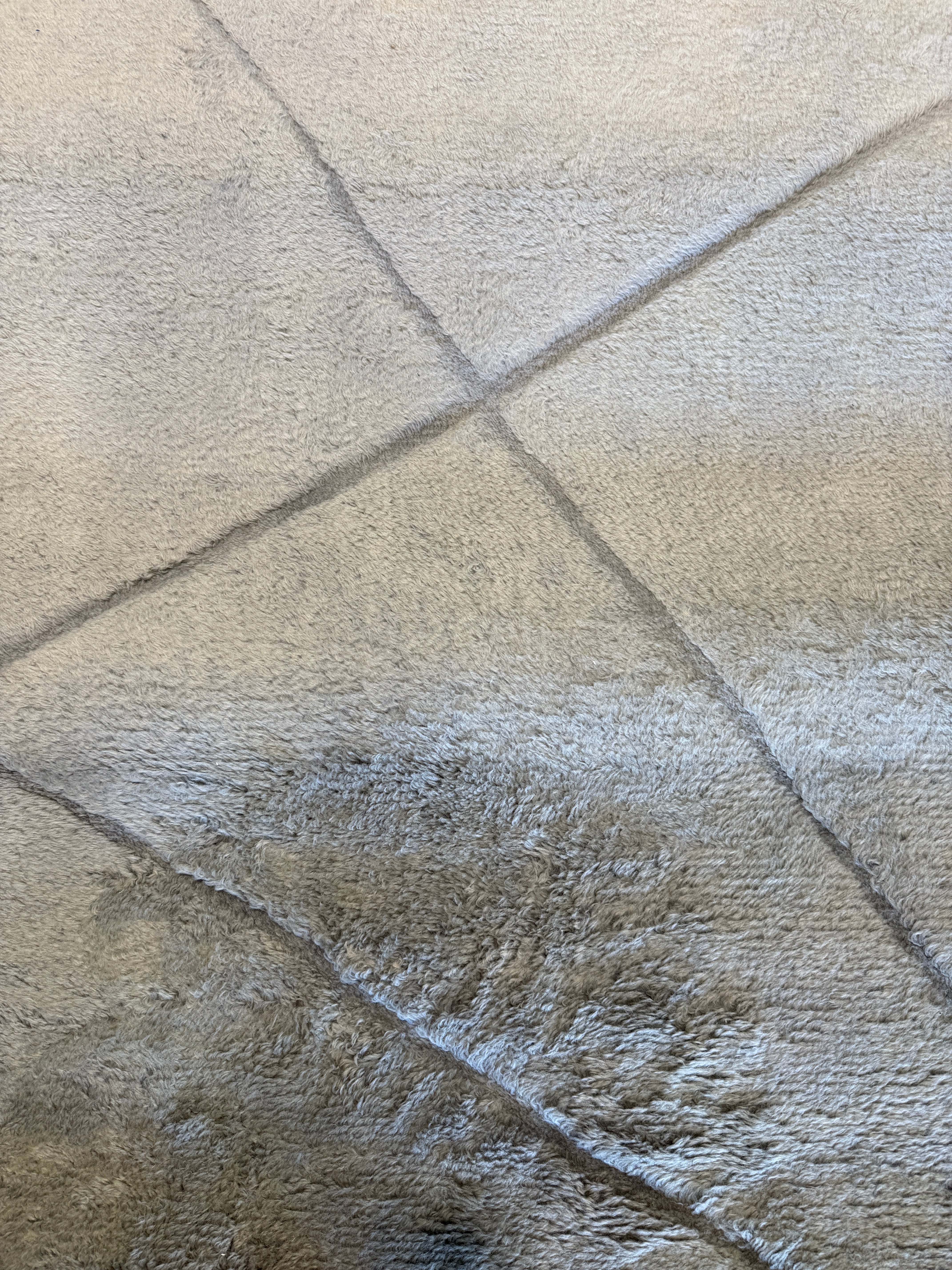 Bob 6.9x9.6 Ivory Hand-Knotted Modern Rug