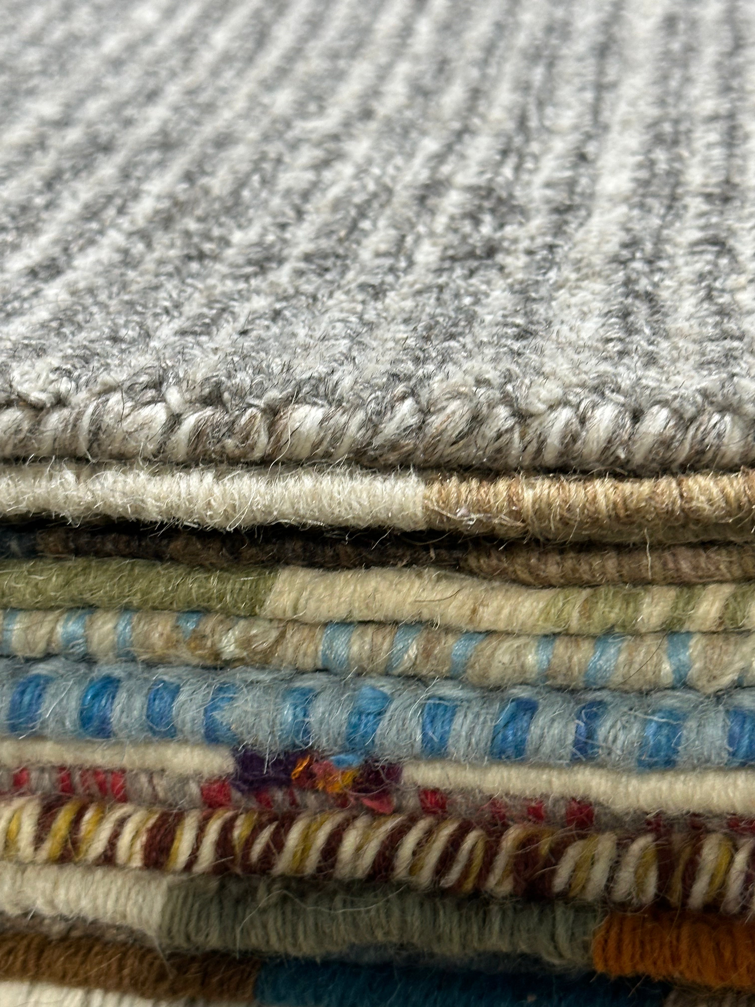 Roberto 4.9x6.6 Hand-Knotted Grey Modern