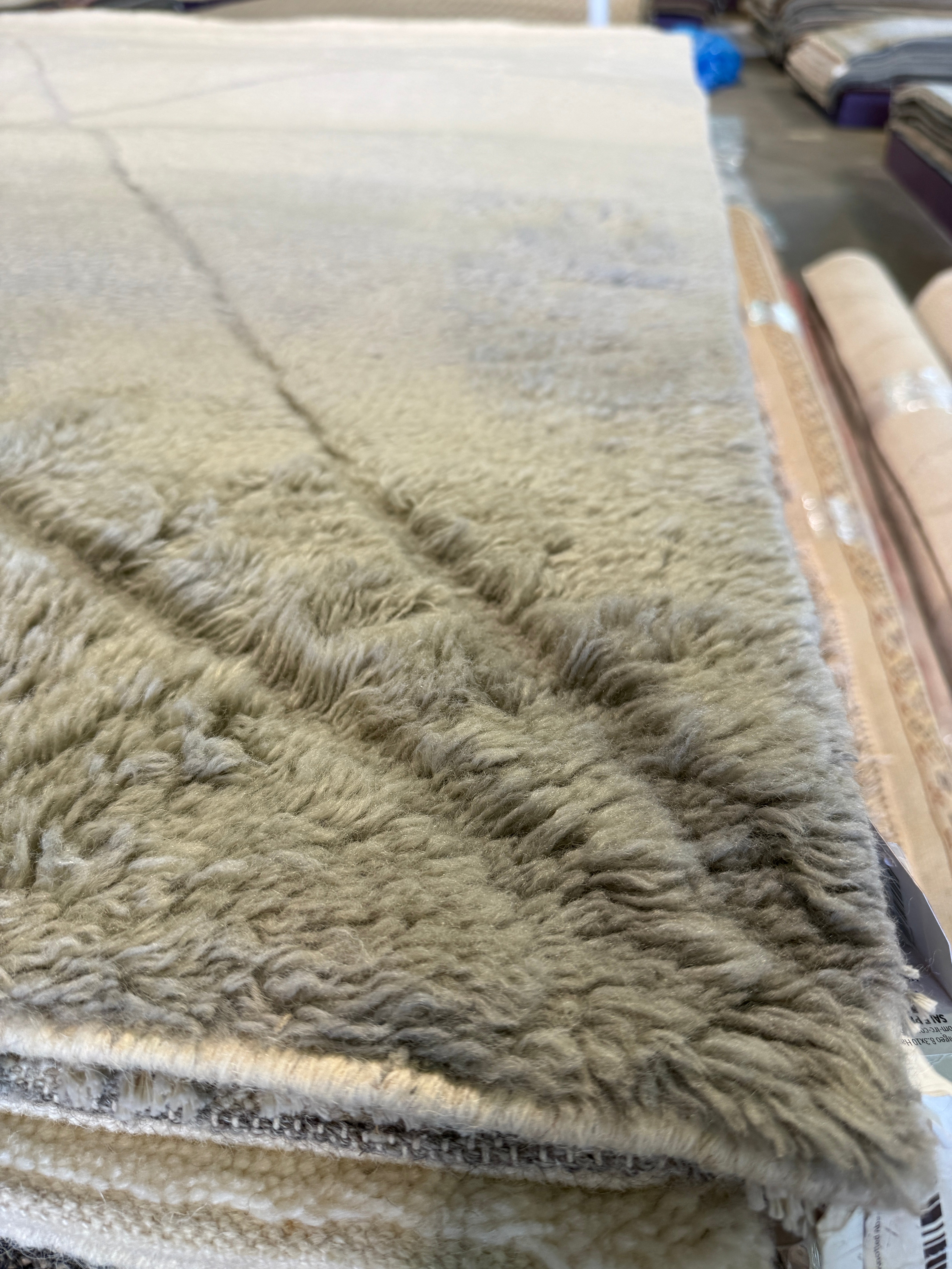 Bob 6.9x9.6 Ivory Hand-Knotted Modern Rug