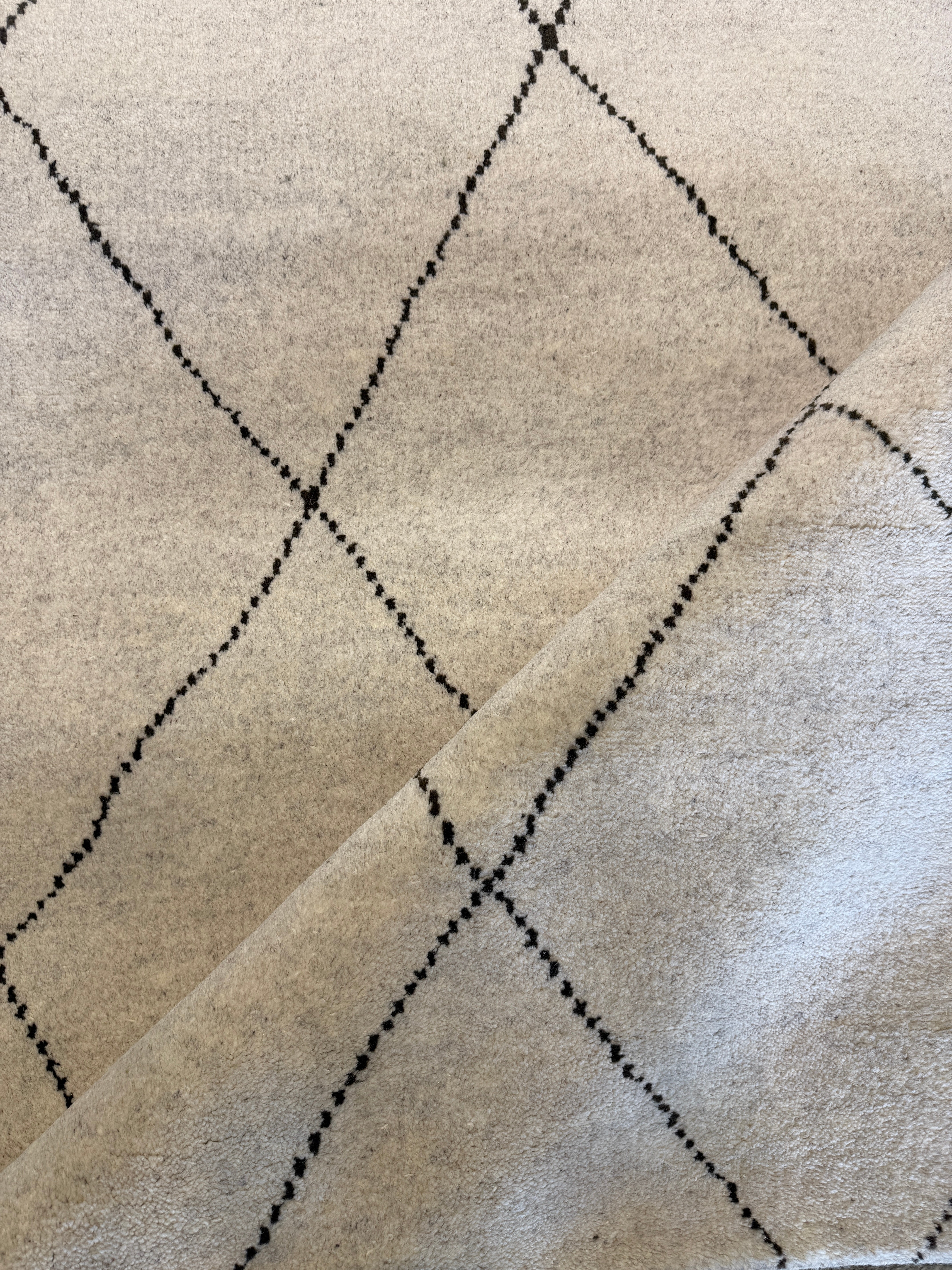 François Arnaud Beige Hand-Knotted Moroccan Style Rug (Multiple Sizes)