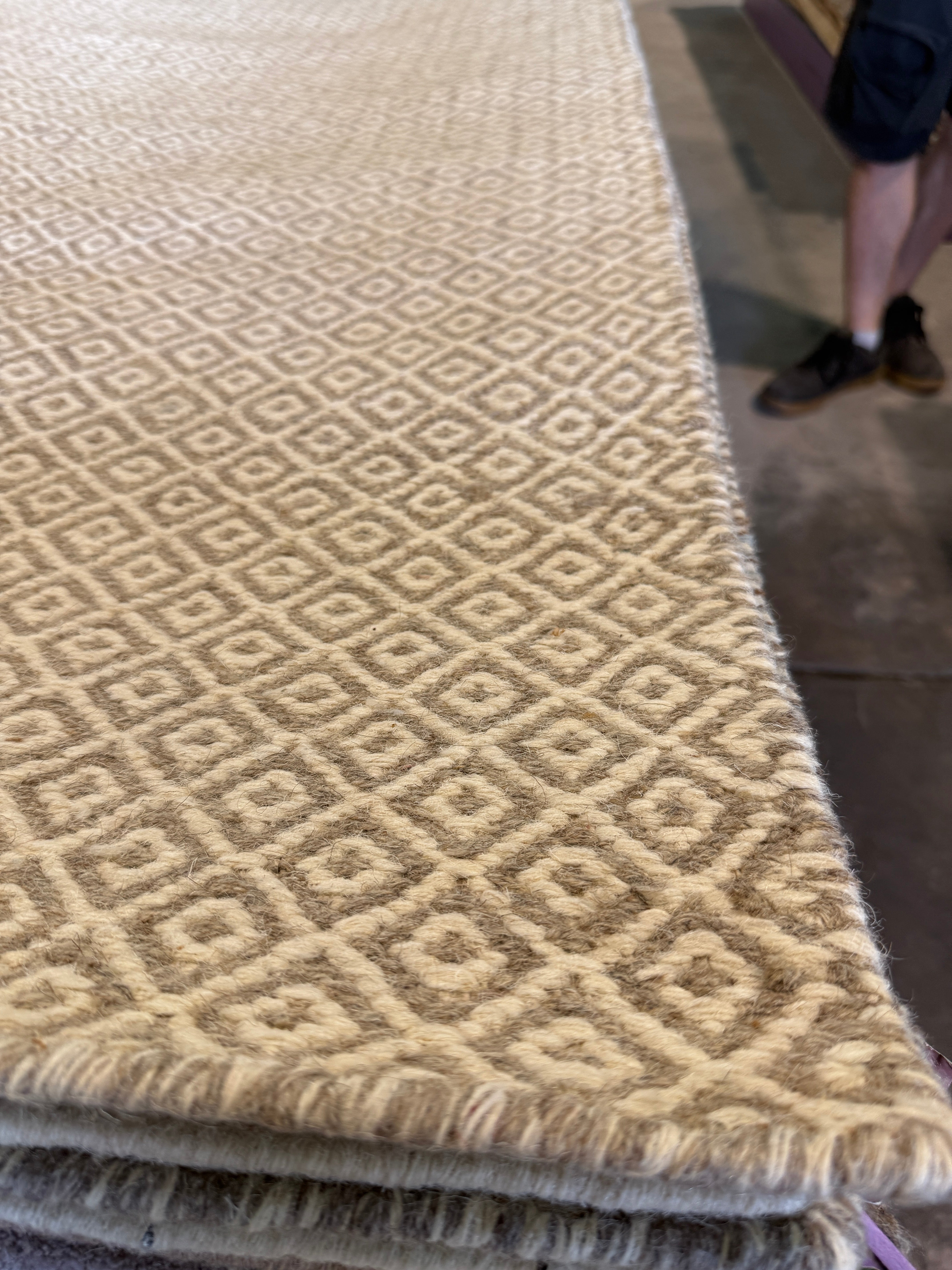 Chris Austin 6.9x9.6 Light Grey Handwoven Modern Rug