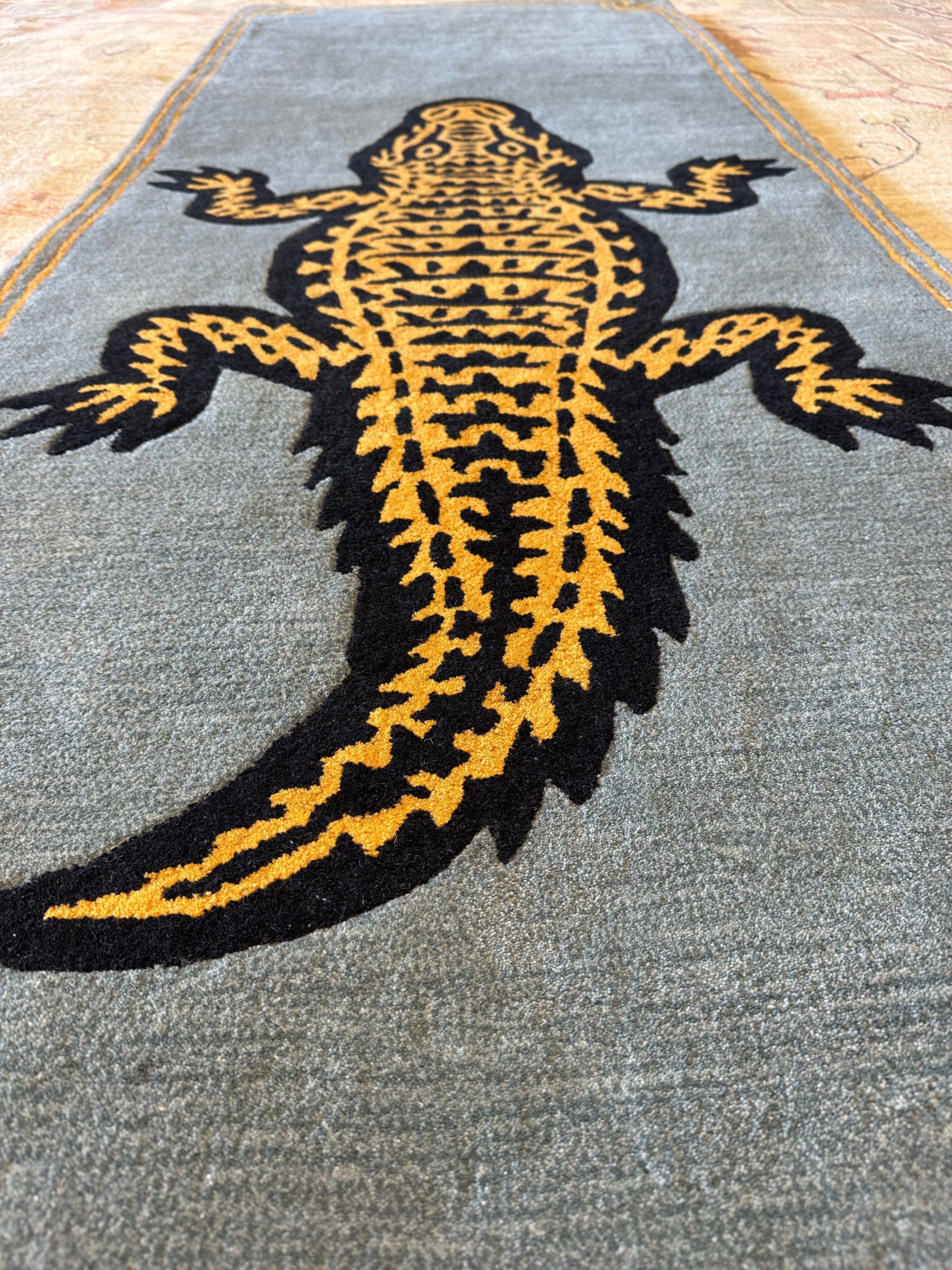 Gator with Border 2.6x9 Runner Hand-Tufted Rug