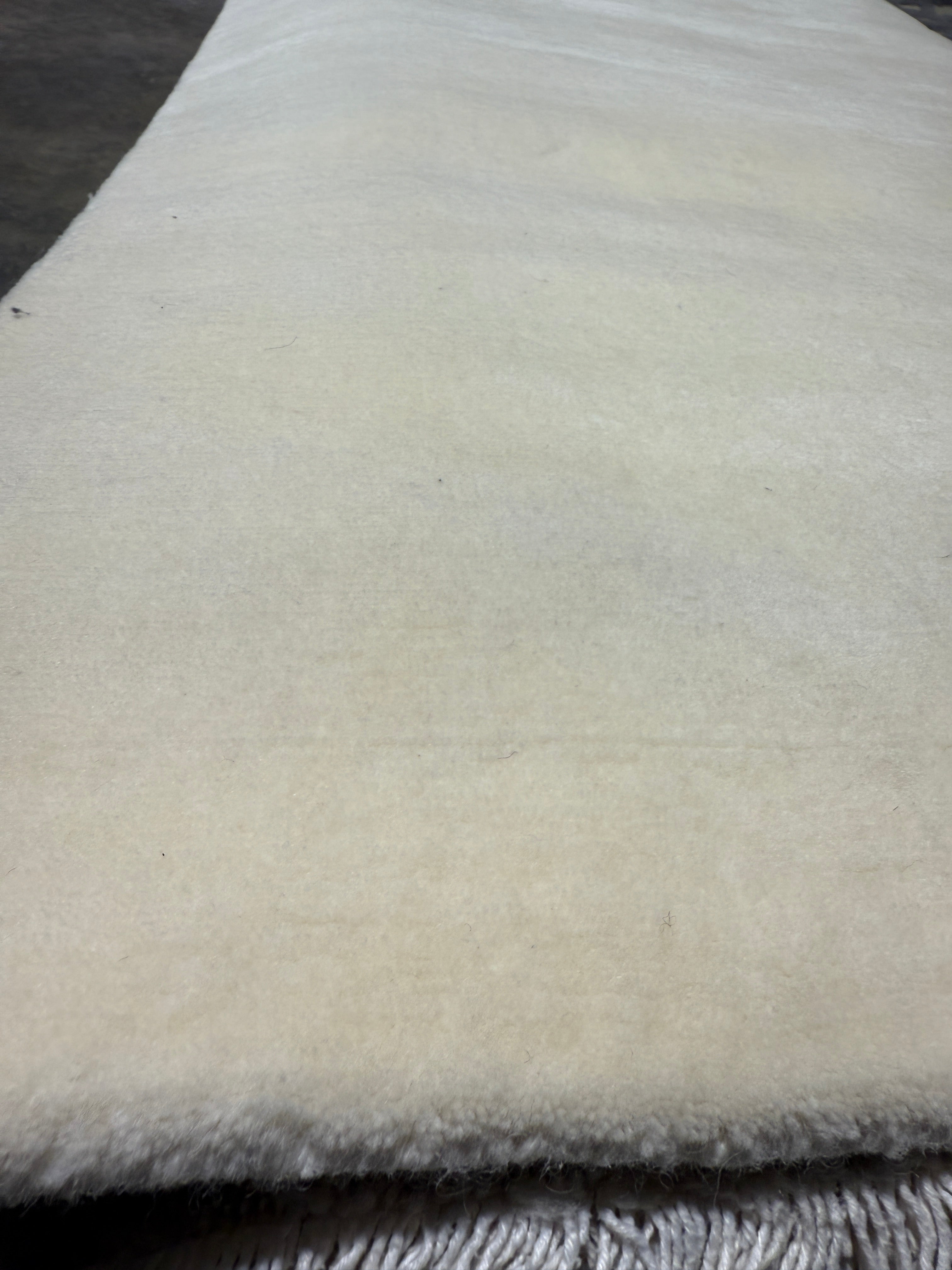 Shayn Walker Ivory Hand-Knotted Modern Runner (Multiple Sizes)