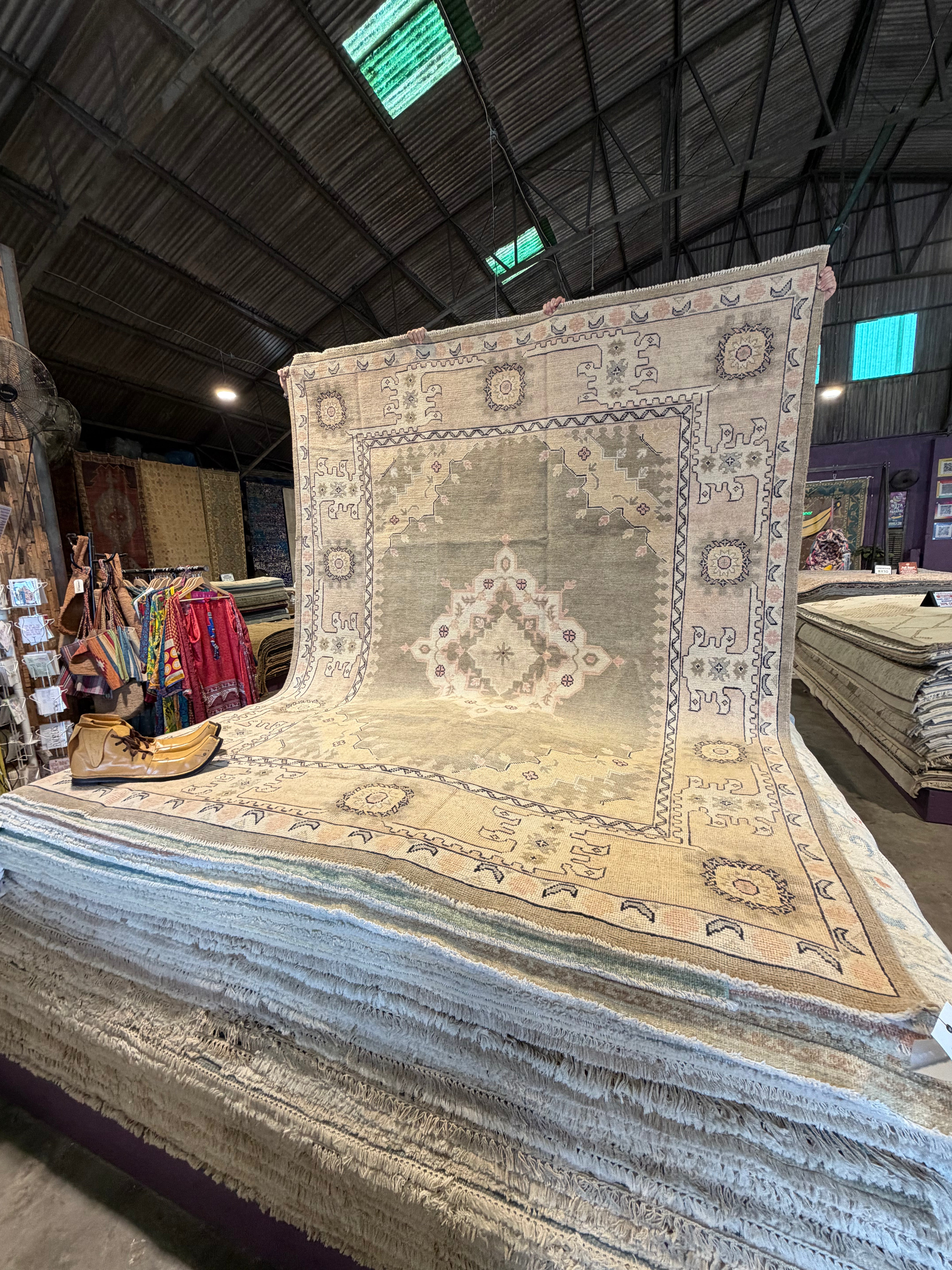 Natasha Leach 7.8x9.8 Hand-Knotted Afghani Oushak