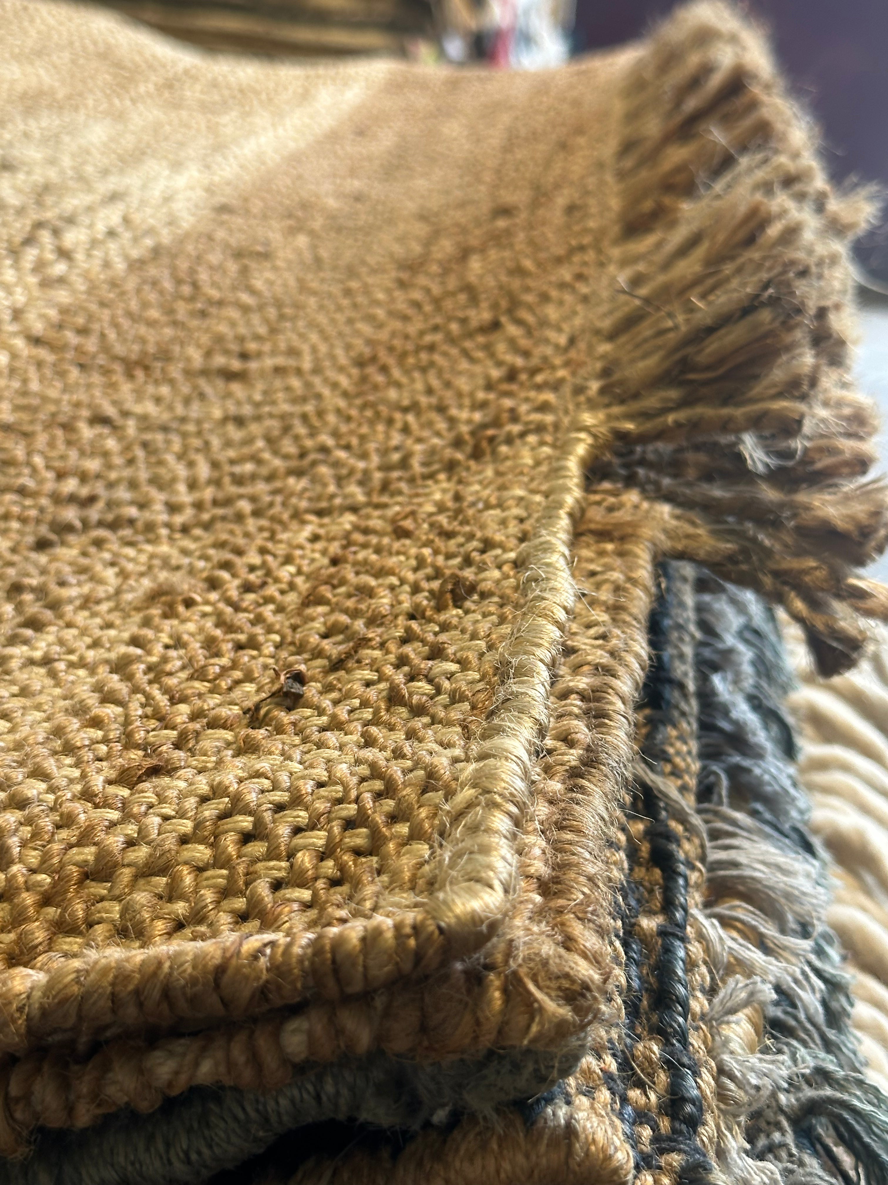 Gozer 5.3x7.6 Handwoven Natural Jute Rug