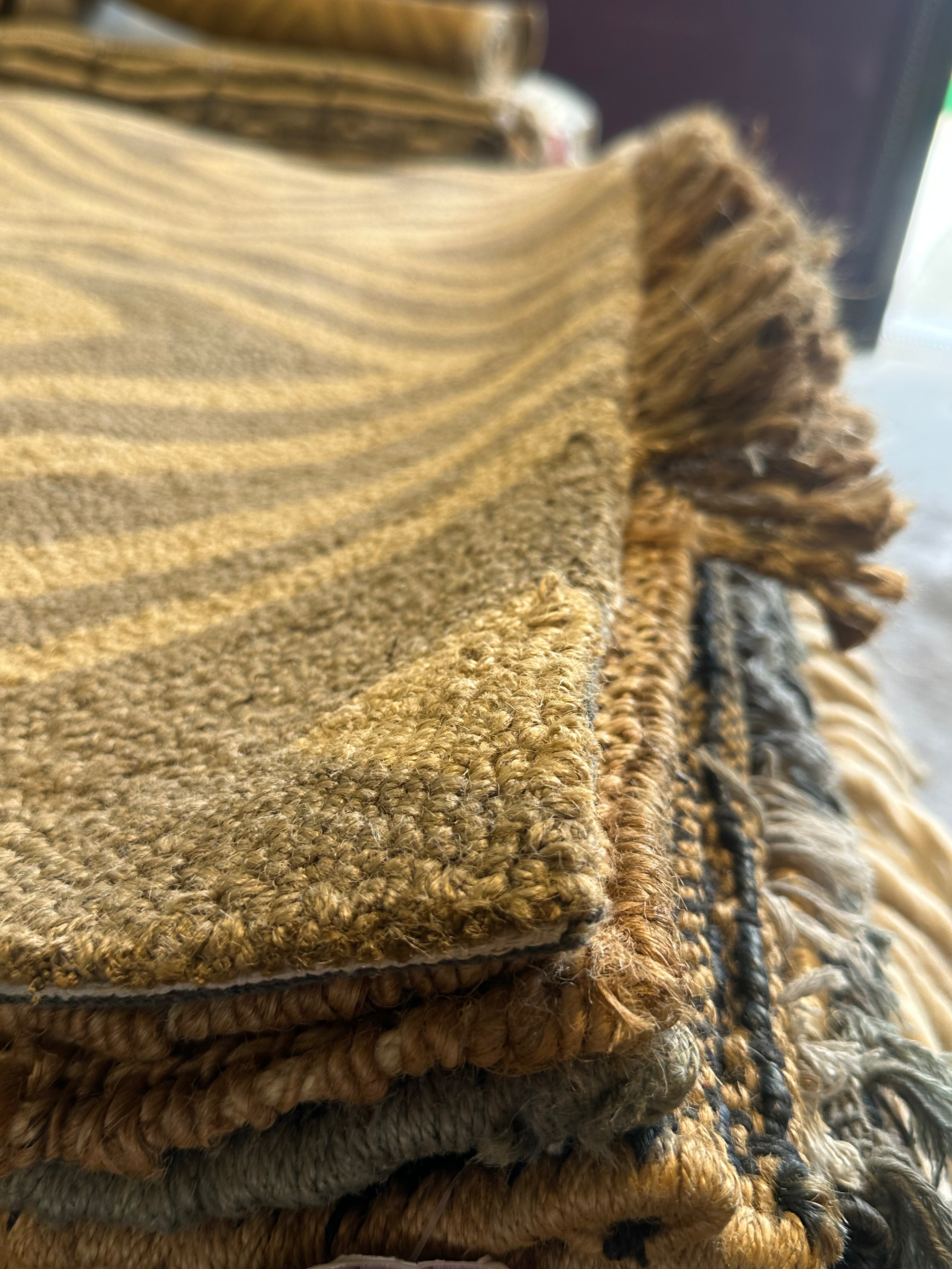 Johnny LaRue Handwoven Beige and Brown Jute Rug (Multiple Sizes)