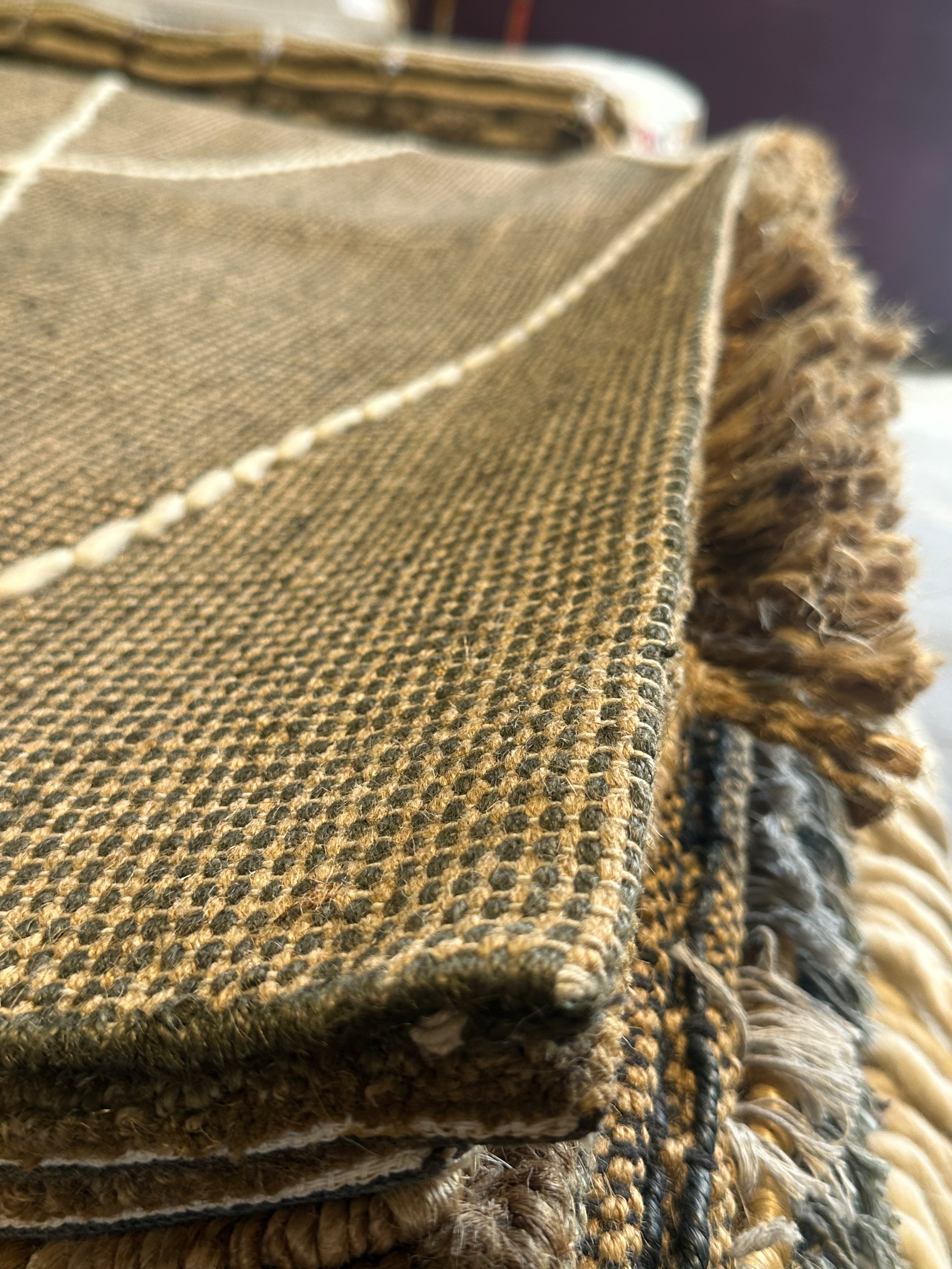 Jewel of the South 5.3x8.0 Handwoven Brown Full Loop
