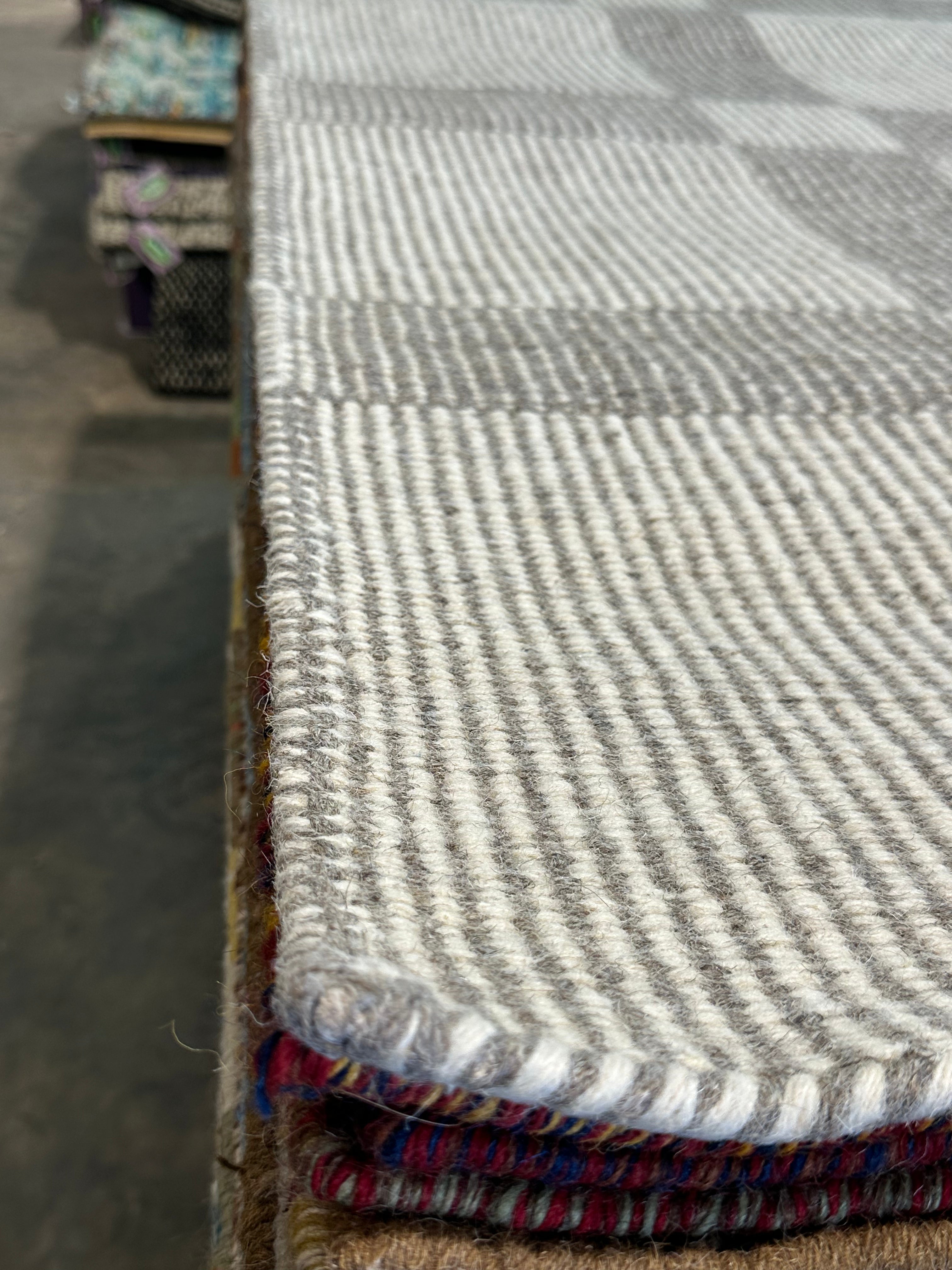 Sylvester 4x5.9 Hand-woven Durrie Rug (Multiple Colors)