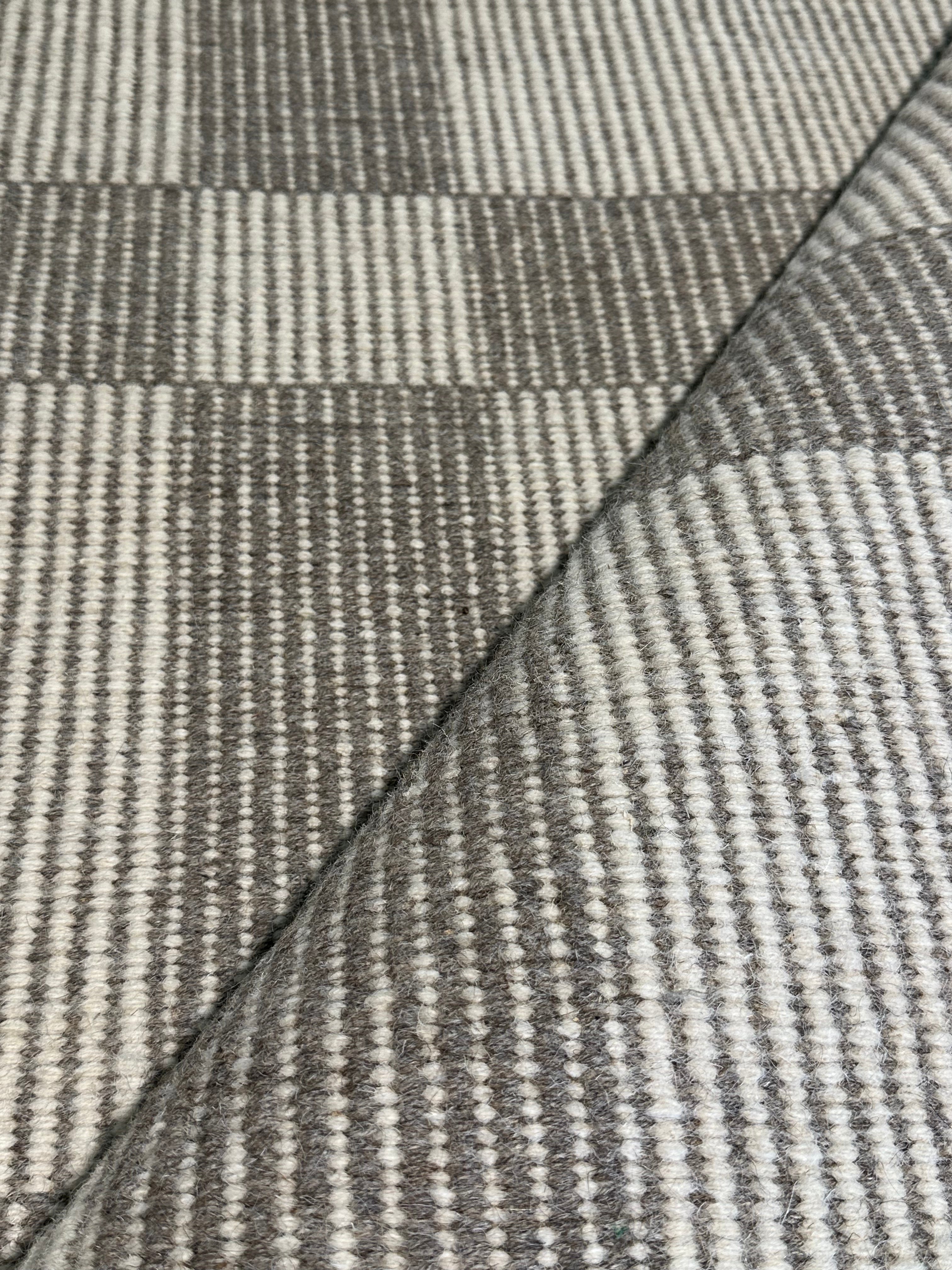 Sylvester 4x5.9 Hand-woven Durrie Rug (Multiple Colors)