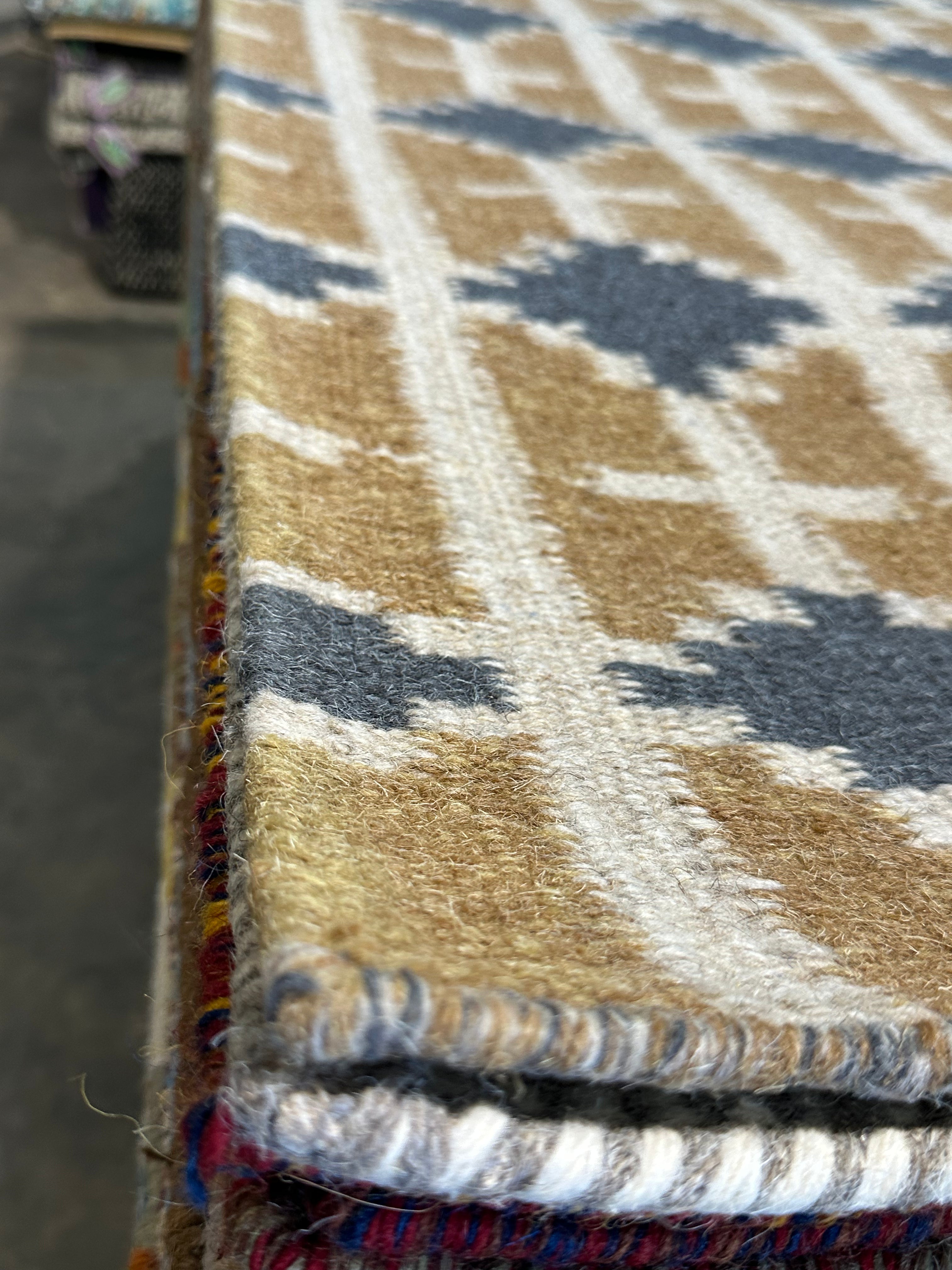 Sylvester 4x5.9 Hand-woven Durrie Rug (Multiple Colors)