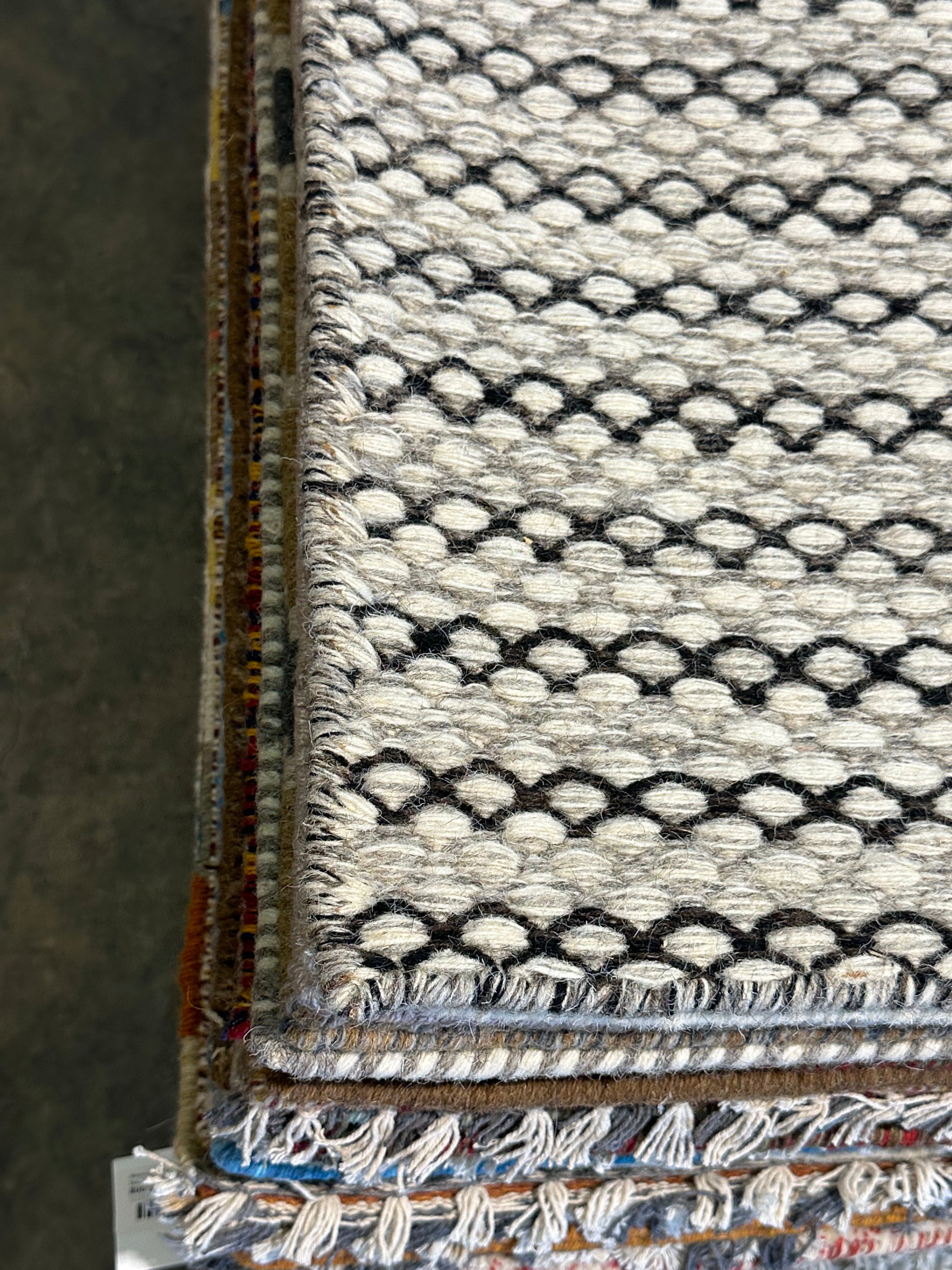 Lamplighter 4.6x6.7 Handwoven Durrie Rug (Multiple Colors)