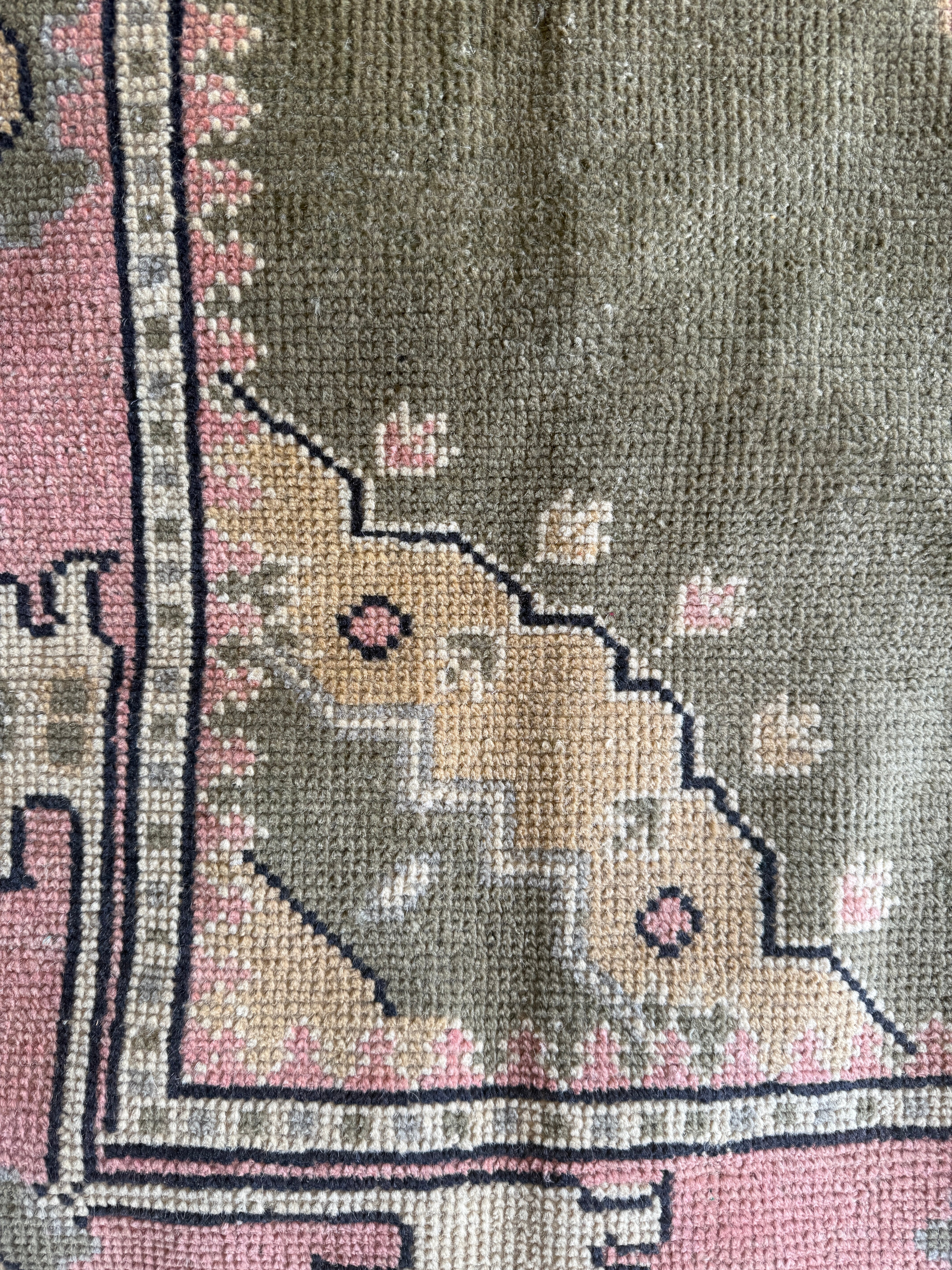 Jaden Duggar 4.2x6.2 Pink Afghani Oushak