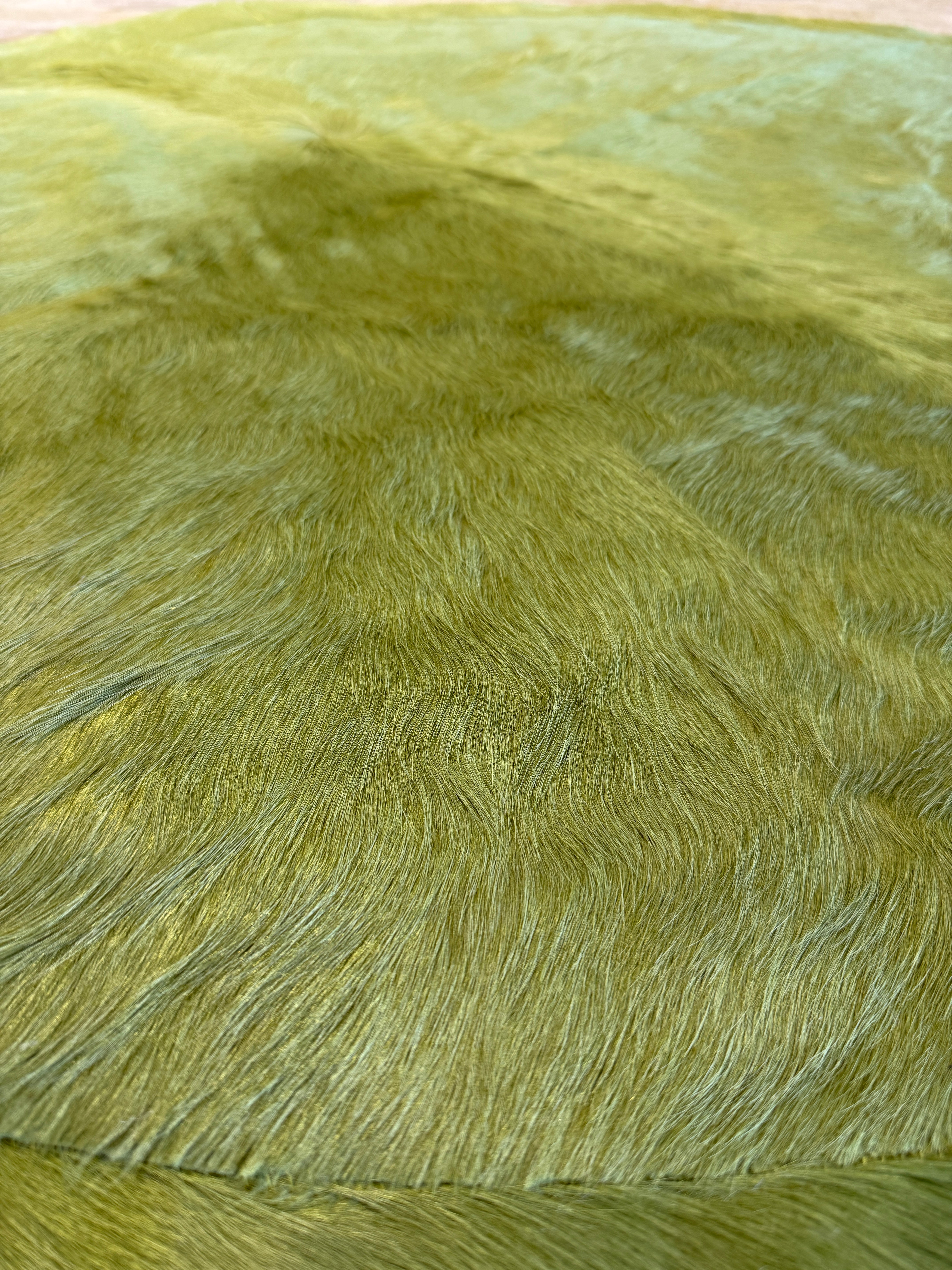 Round 5' Green Cowhide Rug