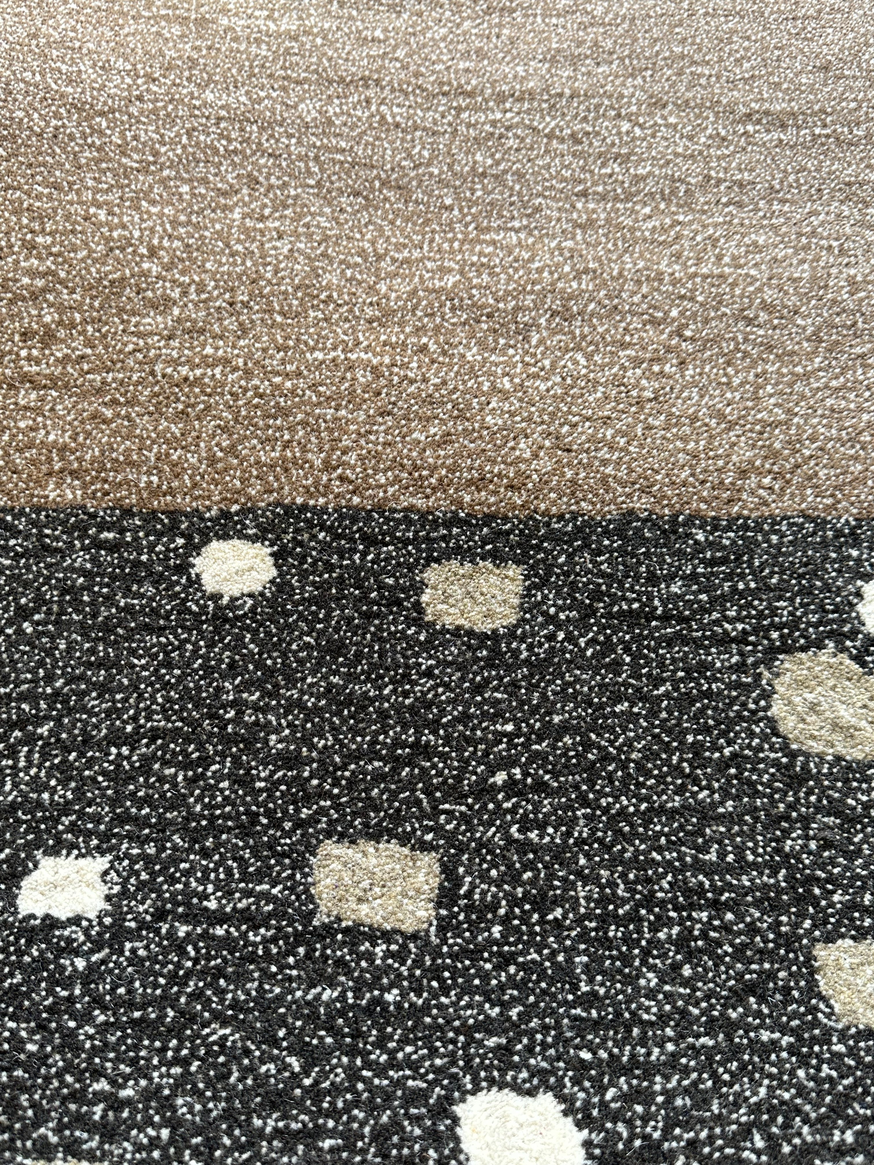 Vernel 5.3x7.6 Hand-Tufted Beige Modern