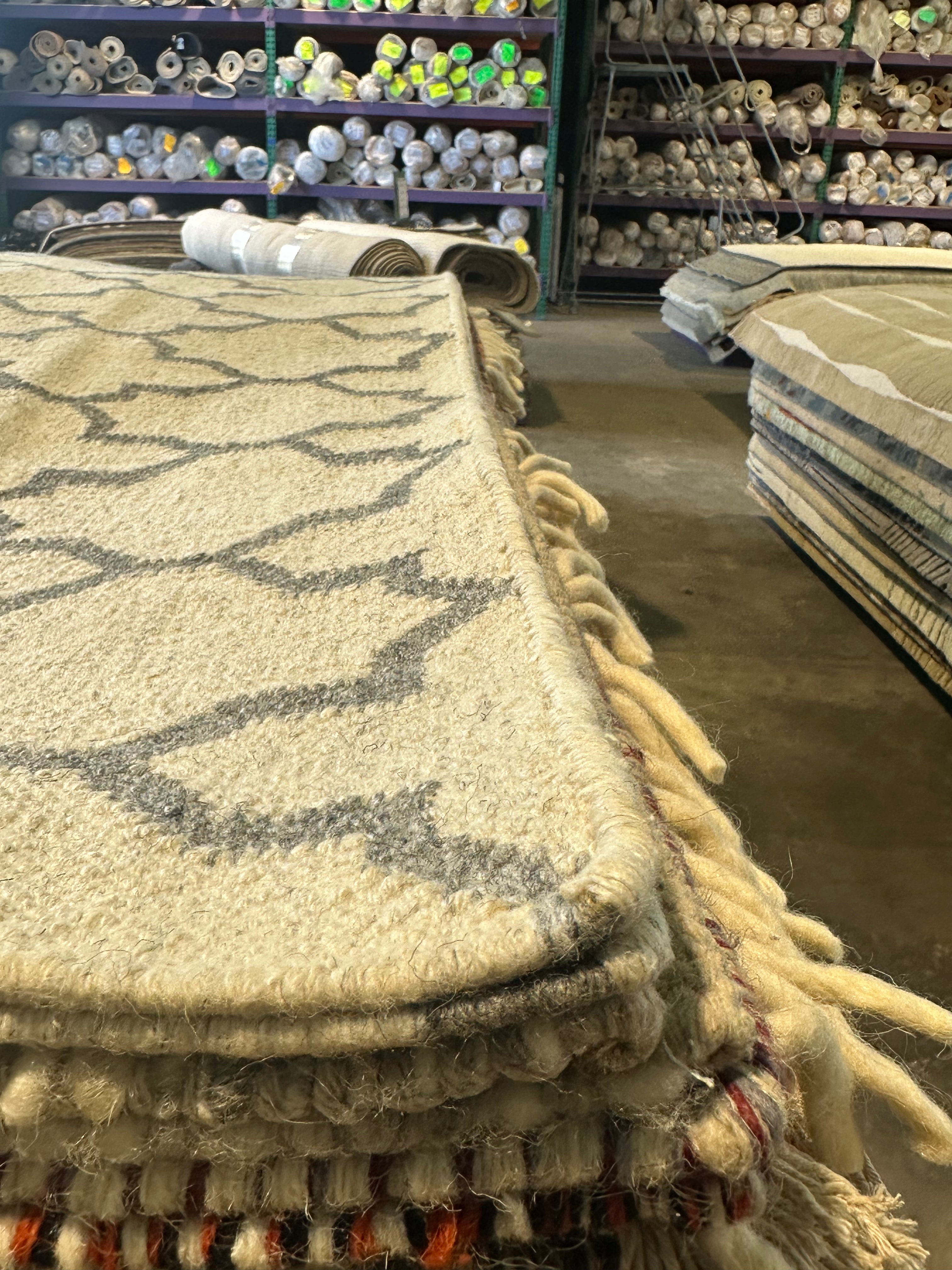 Tilly Thomas Ivory and Grey Handwoven Jali Rug (Multiple Sizes) CLEARANCE