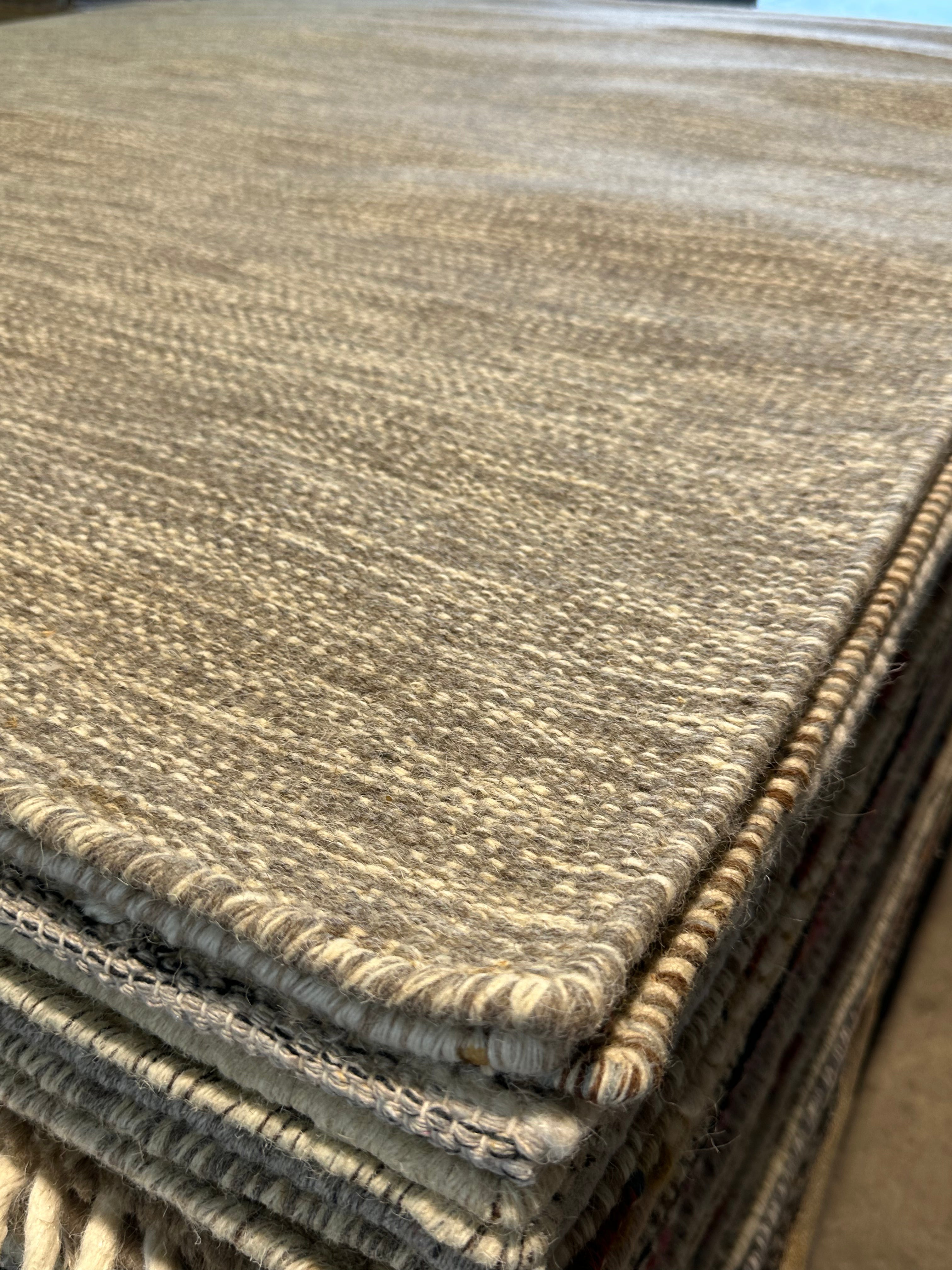 Devin Houston 6.9x9.9 Grey Handwoven Modern Rug