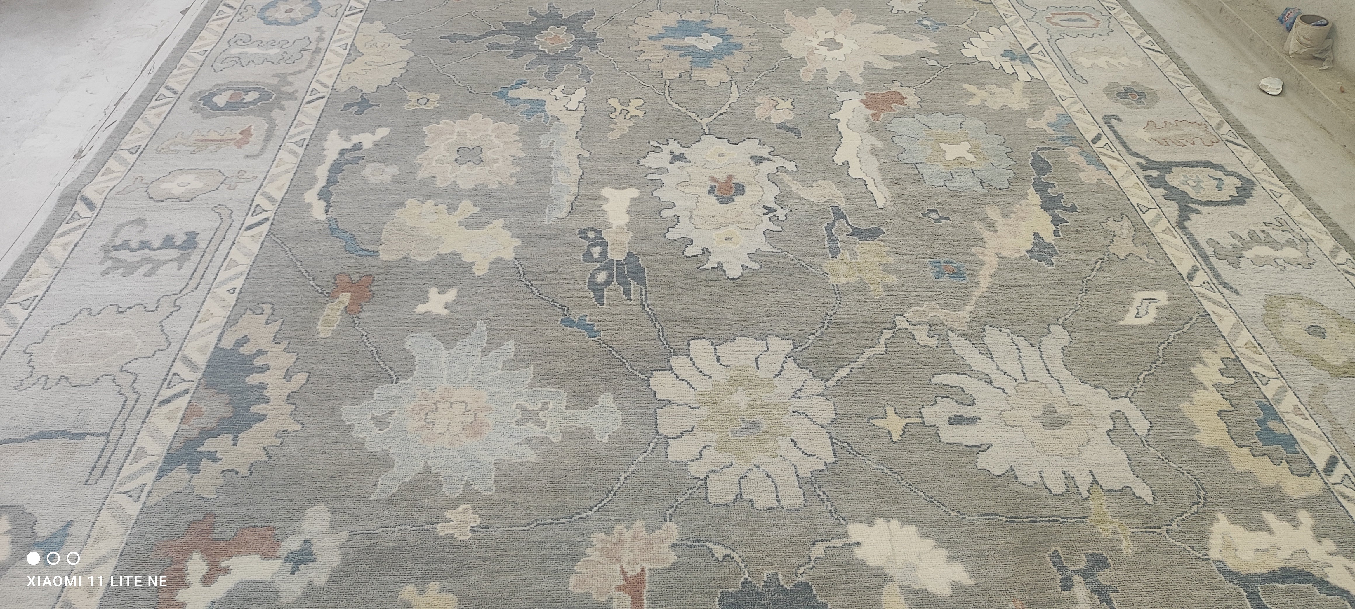 Viviane West 10x14 Grey Hand-Knotted Rug