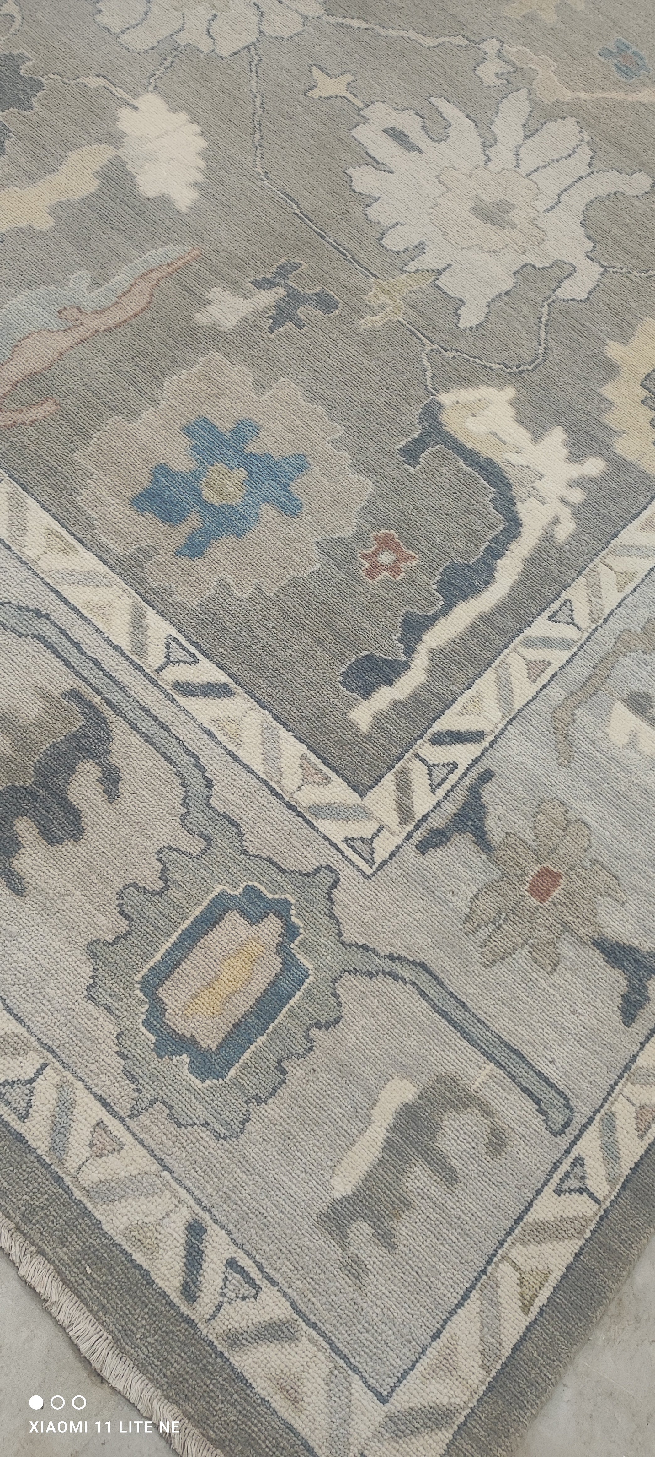 Viviane West 10x14 Grey Hand-Knotted Rug
