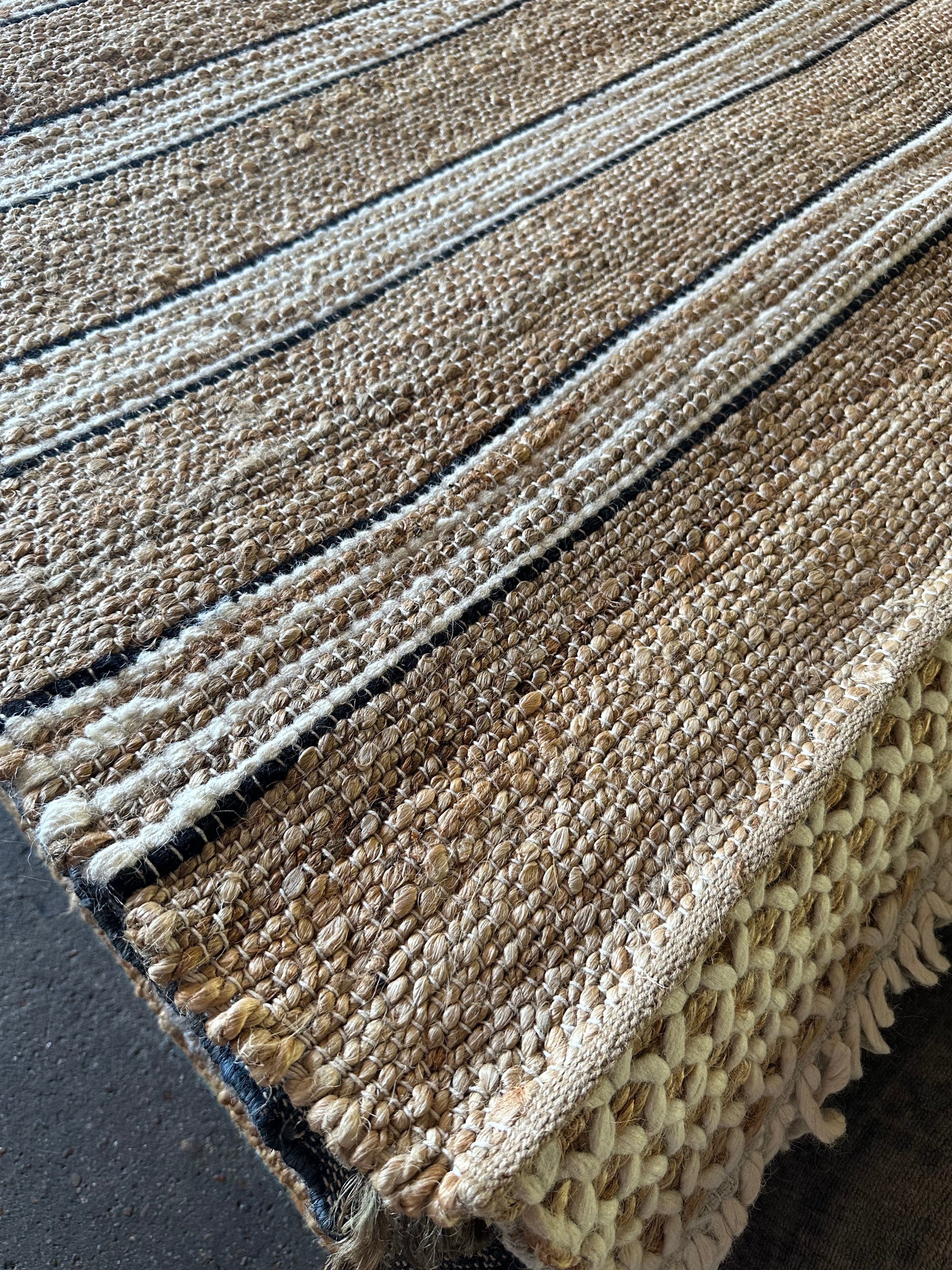 Count Basie Handwoven Striped Natural Jute Rug (Multiple Sizes)