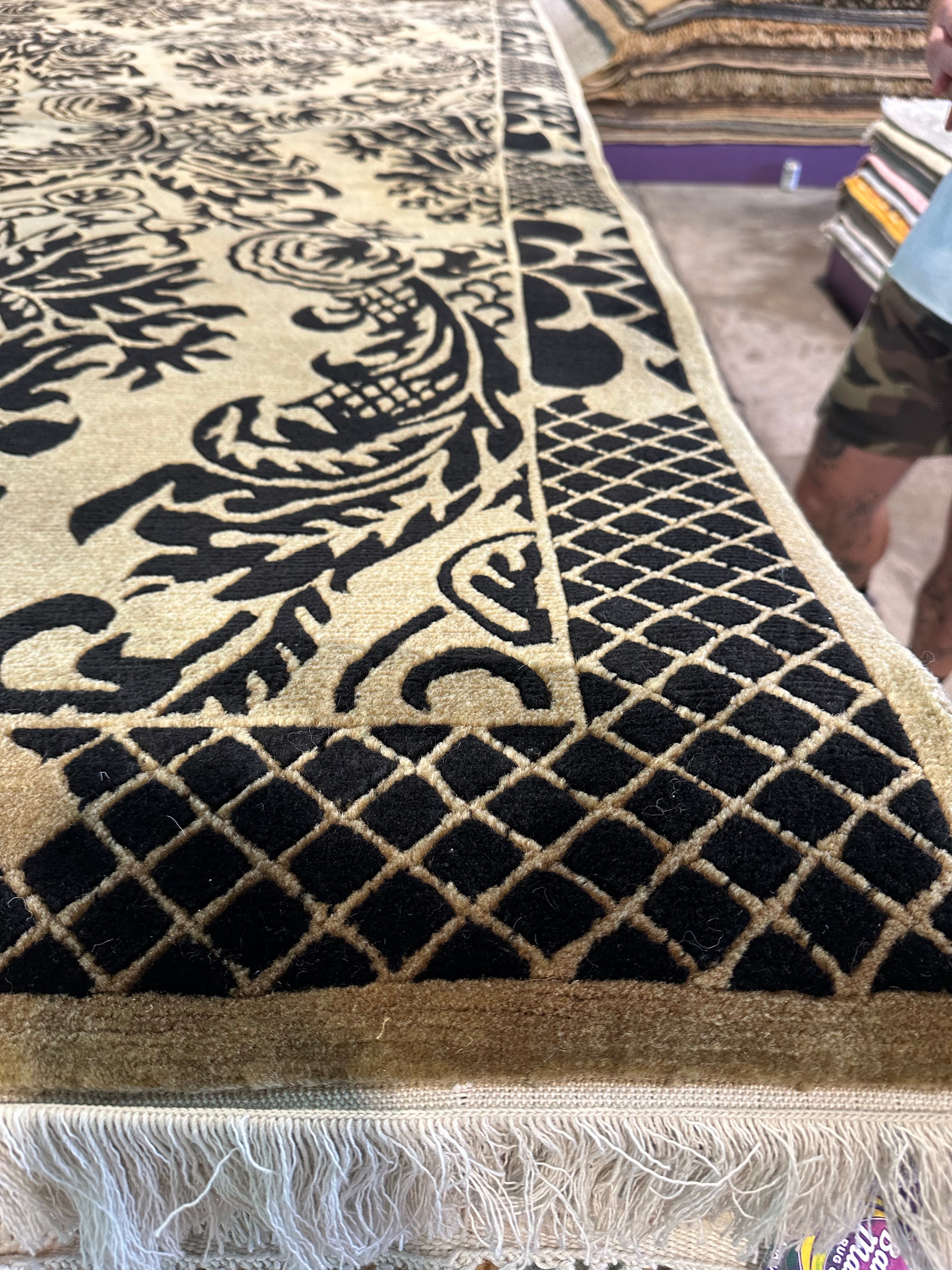 Sean Peyton 8.9x12 Black and Gold Nepalese Rug - CLEARANCE 30% off