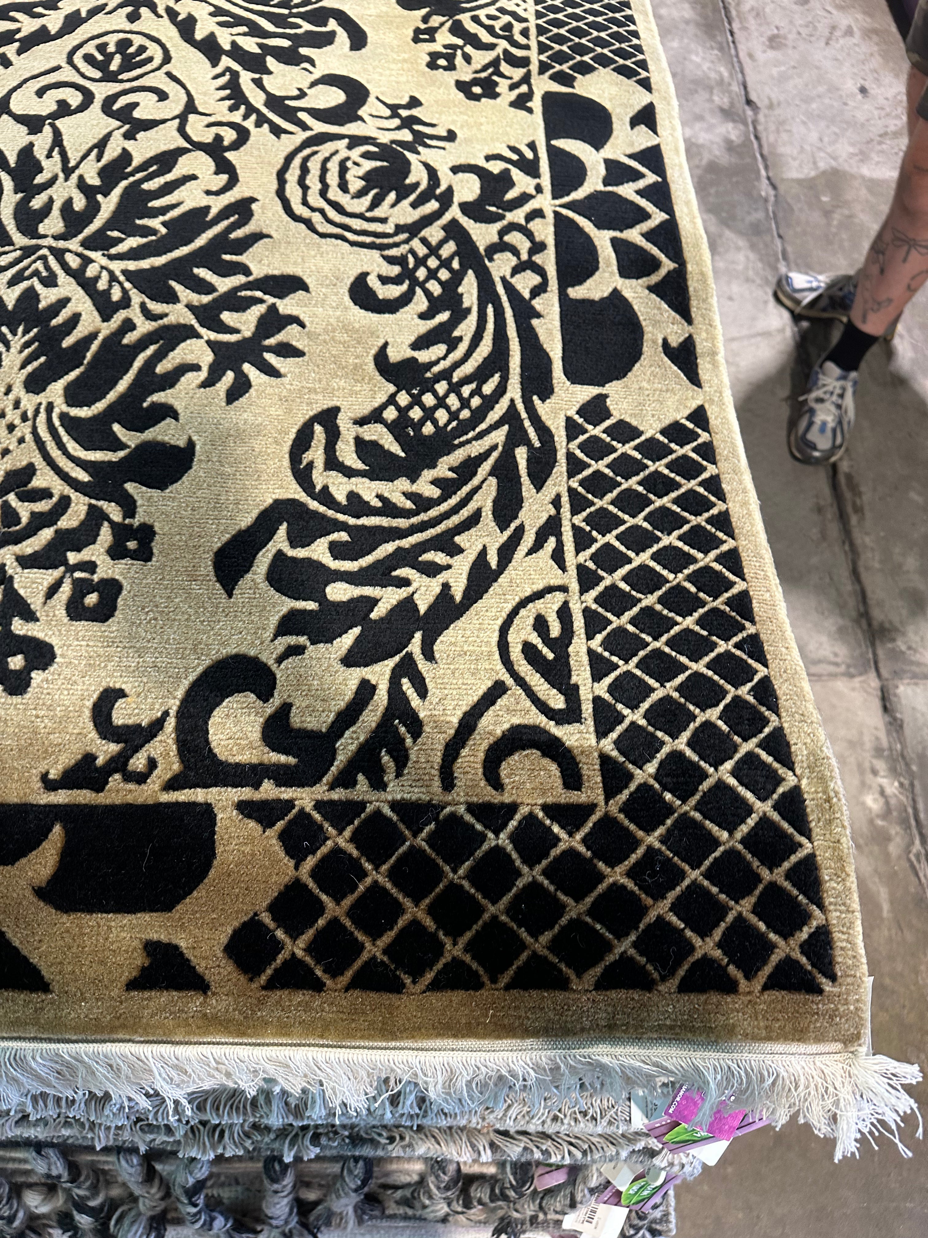 Sean Peyton 8.9x12 Black and Gold Nepalese Rug - CLEARANCE 30% off
