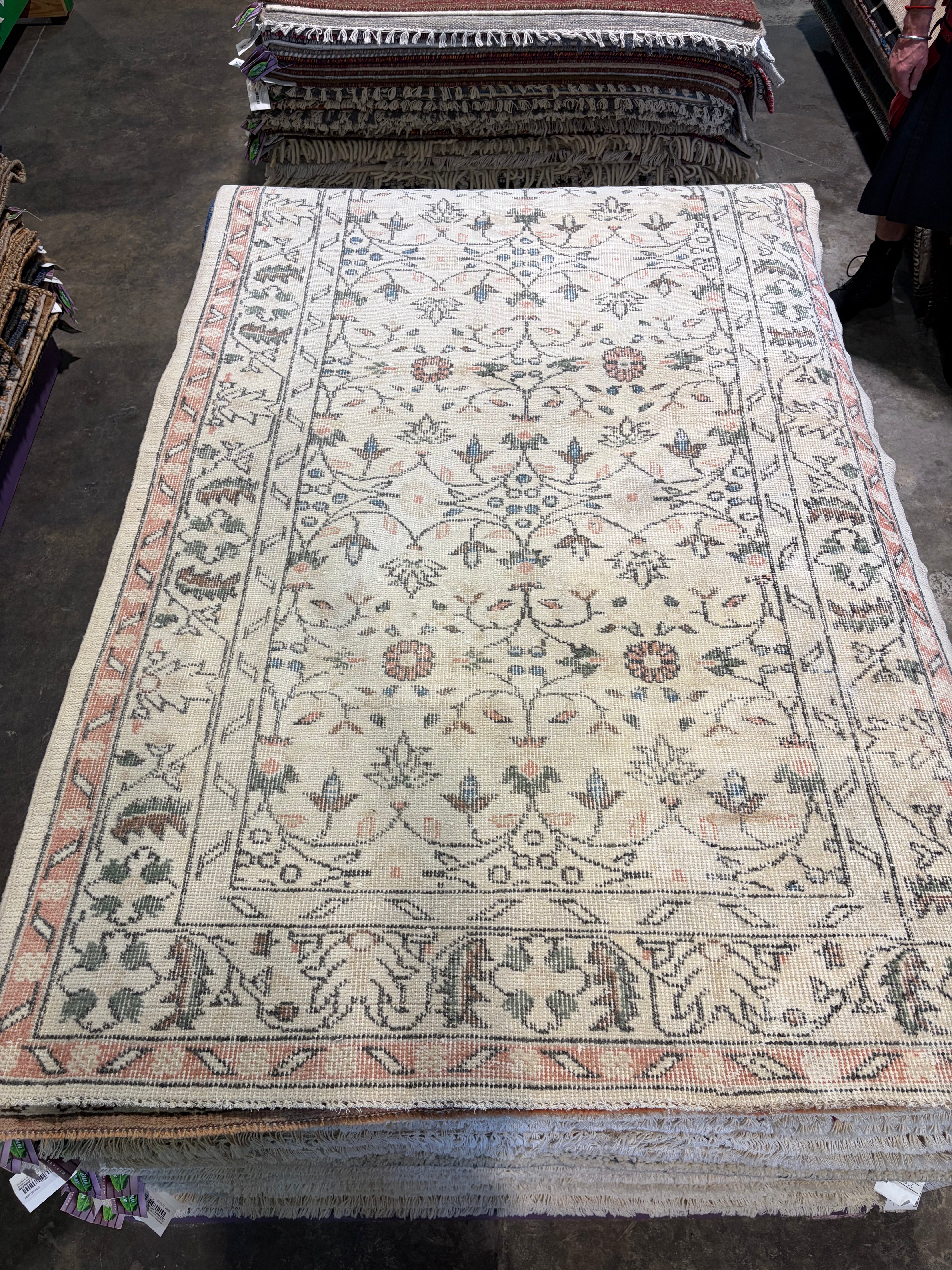 Bridgette Deslatte 4.1x6.10 Cream and Pink Hand-Knotted Vintage Turkish Oushak