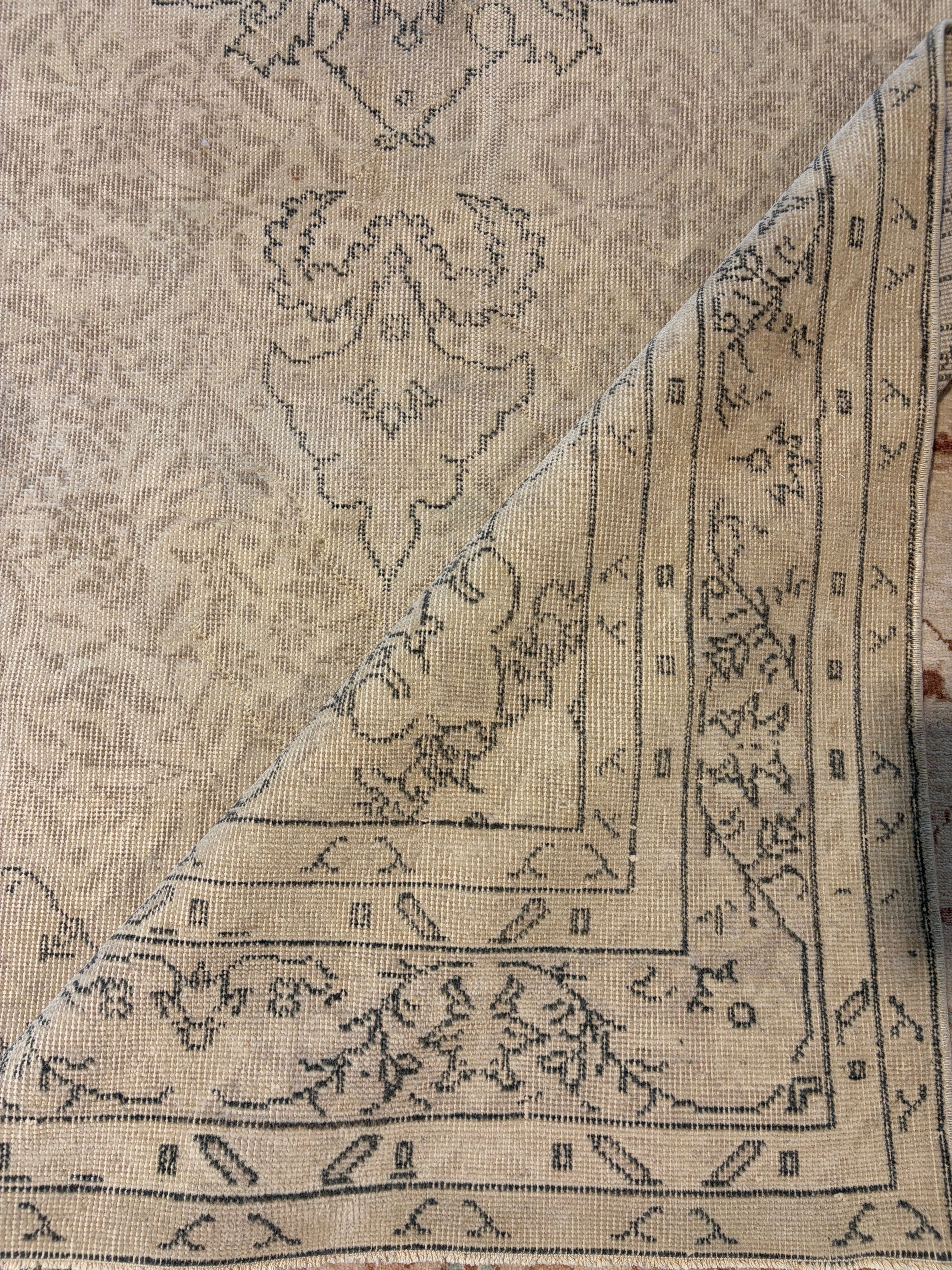 Tish Cyrus 5x8.9 Beige Hand-Knotted Vintage Turkish Oushak