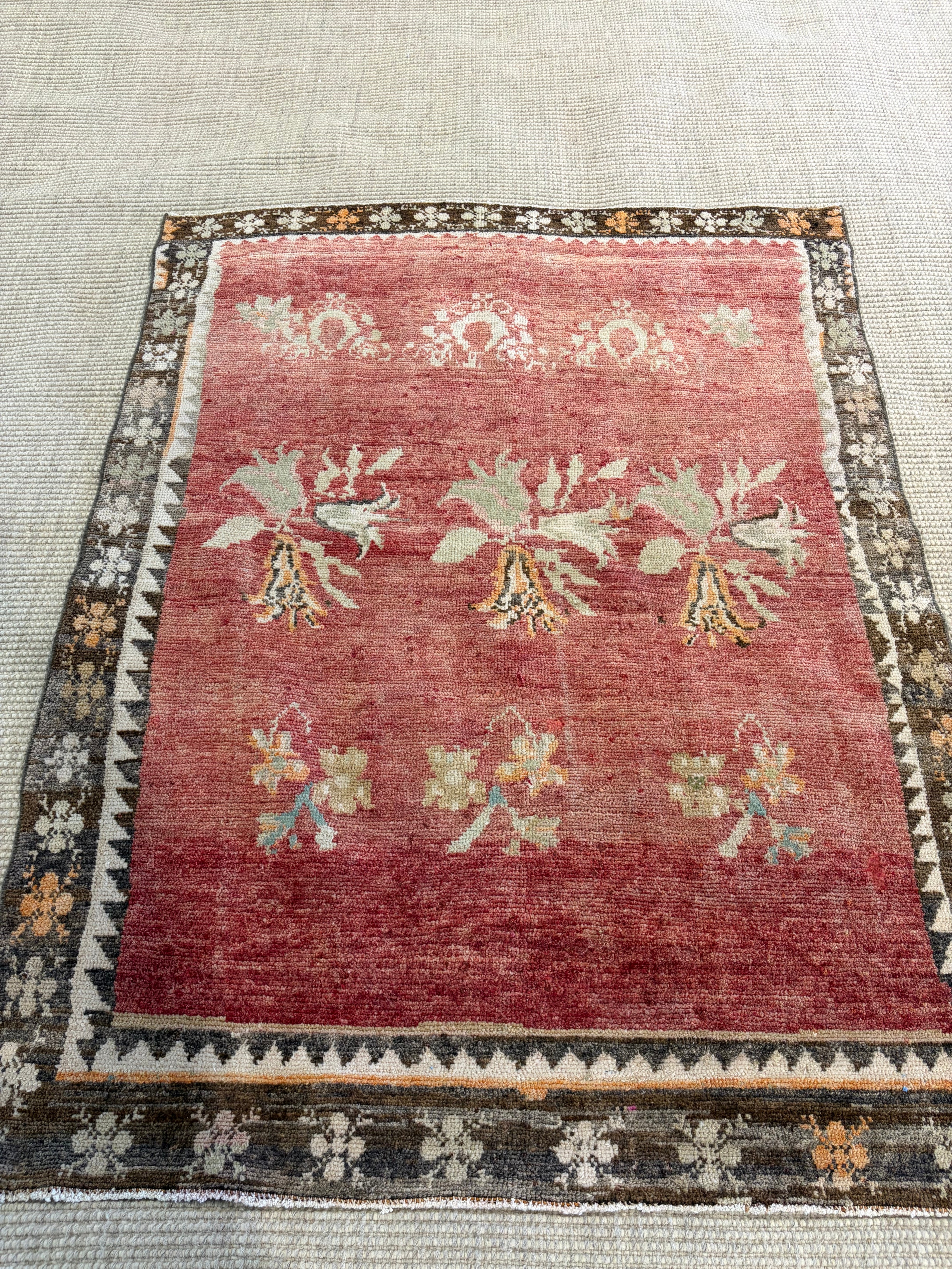 Jane Collins 4.4x5.8 Red Hand-Knotted Vintage Turkish Oushak