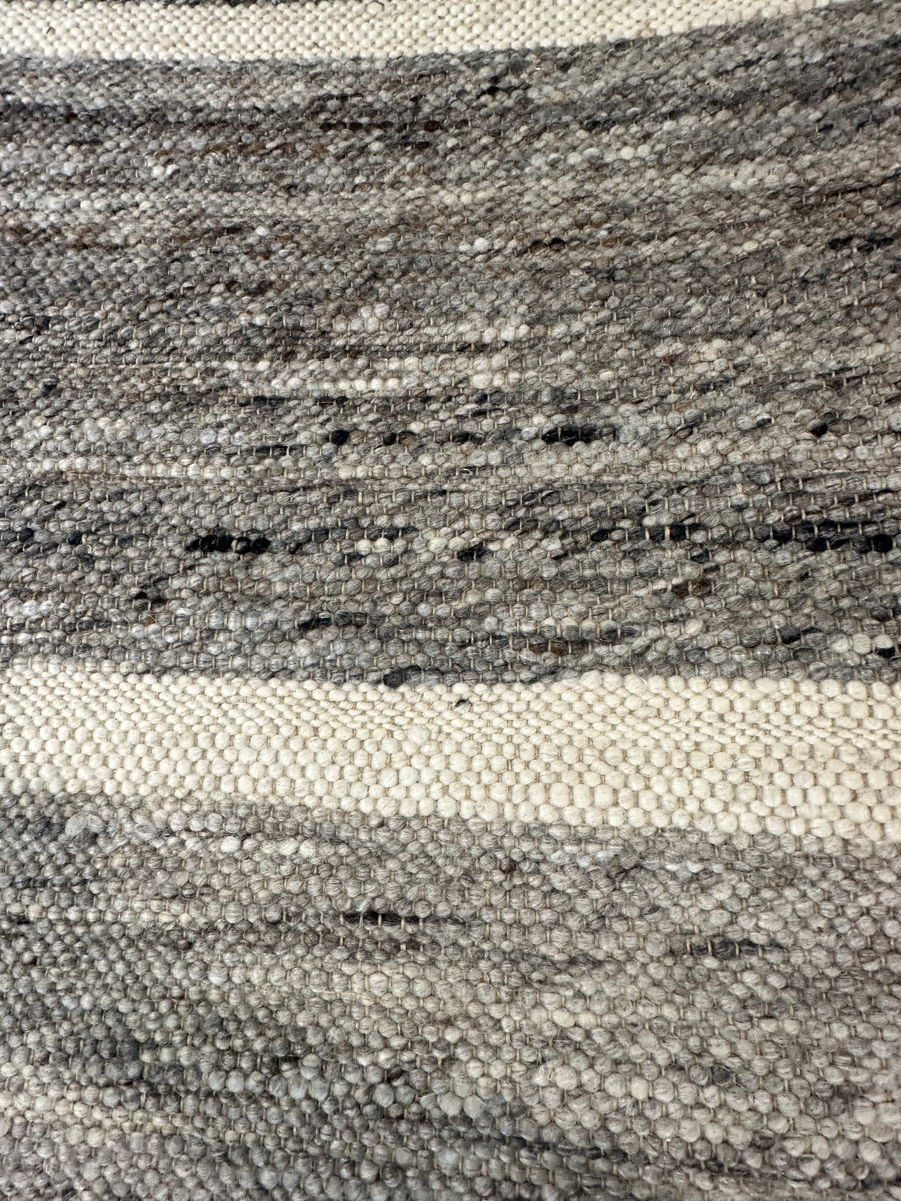 Bennett Jordan 6.9x9.6 Grey Handwoven Modern Rug
