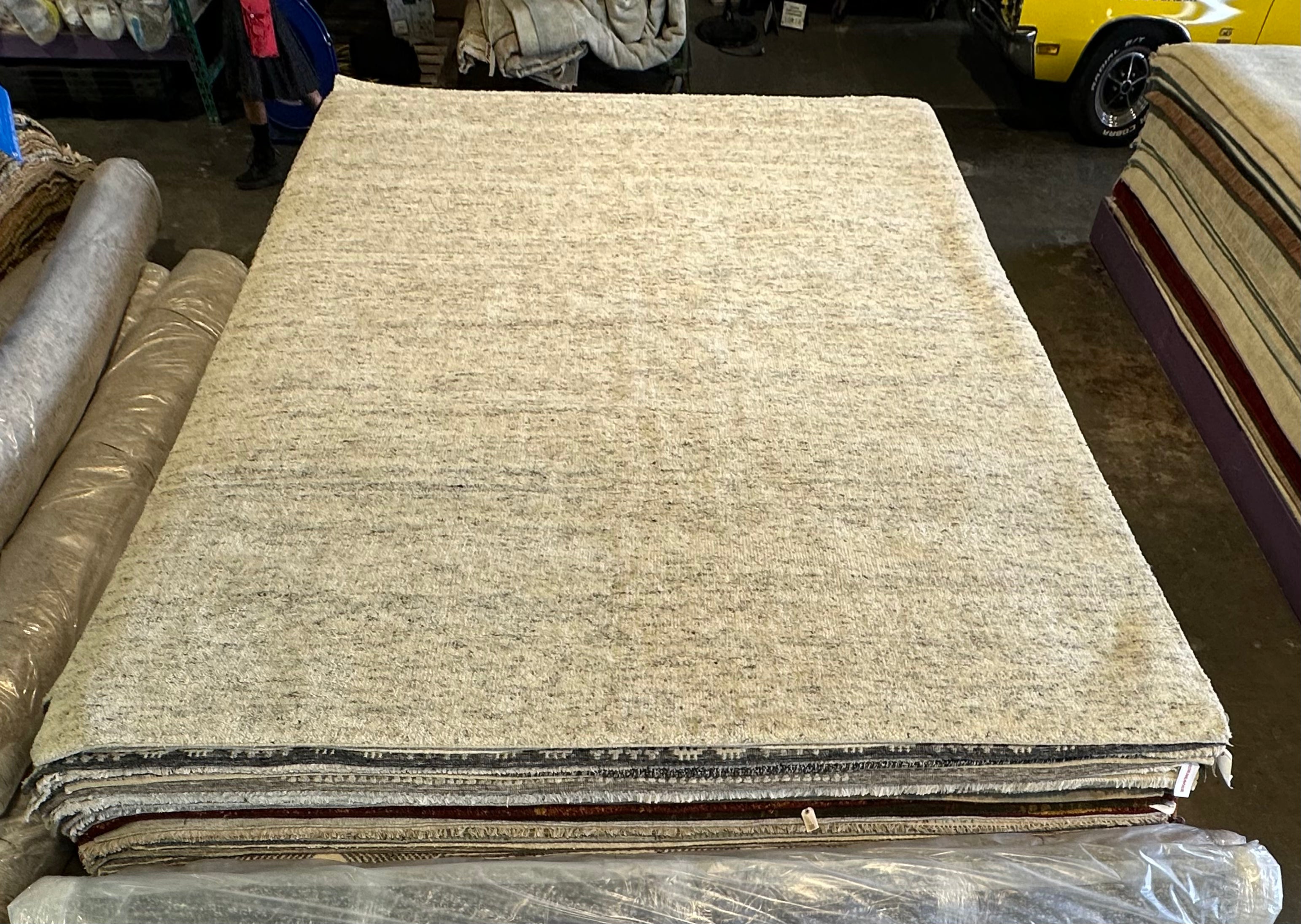 Angus Cloud Grey Handwoven Modern Durrie Rug (Multiple Sizes)