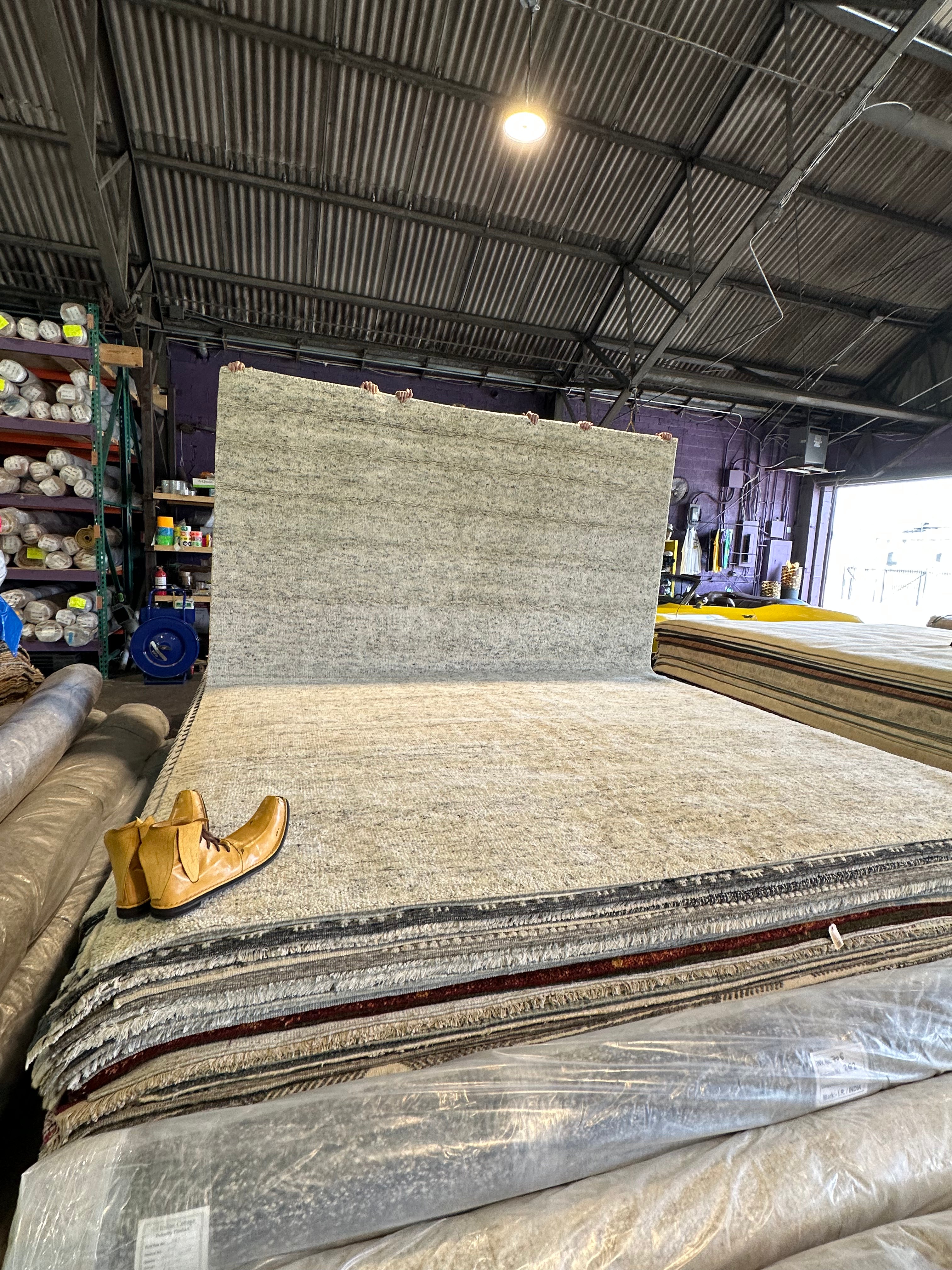 Angus Cloud Grey Handwoven Modern Durrie Rug (Multiple Sizes)