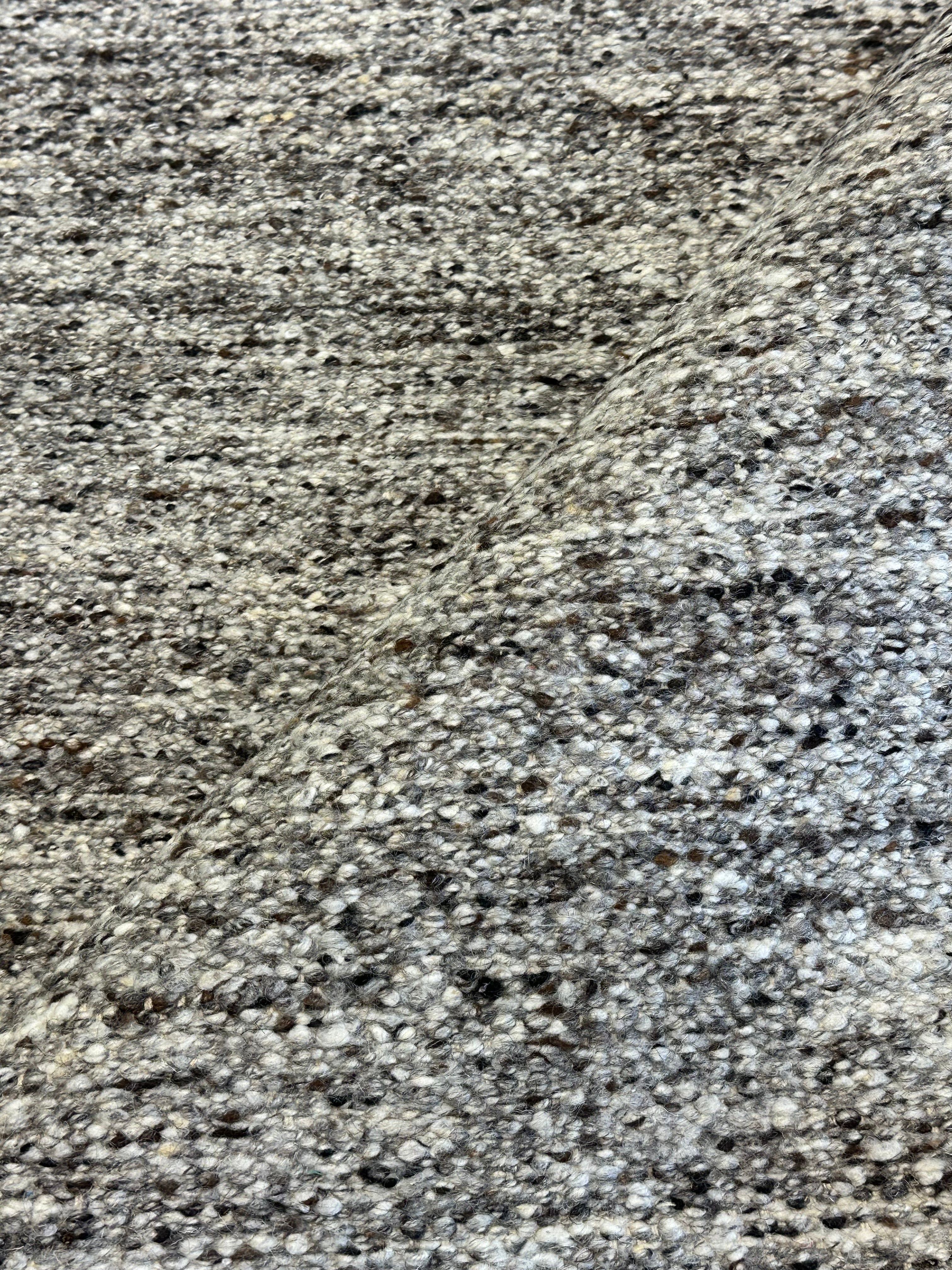 Elliot Dark Grey Handwoven Modern Durrie Rug (Multiple Sizes)