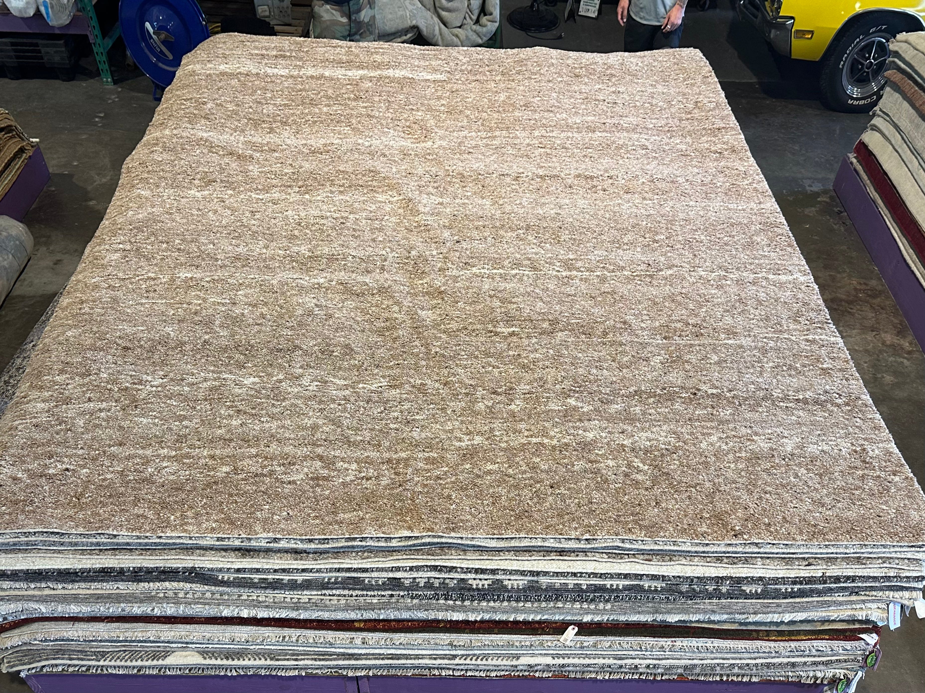 Javon Walton Brown Handwoven Modern Durrie Rug (Multiple Sizes)