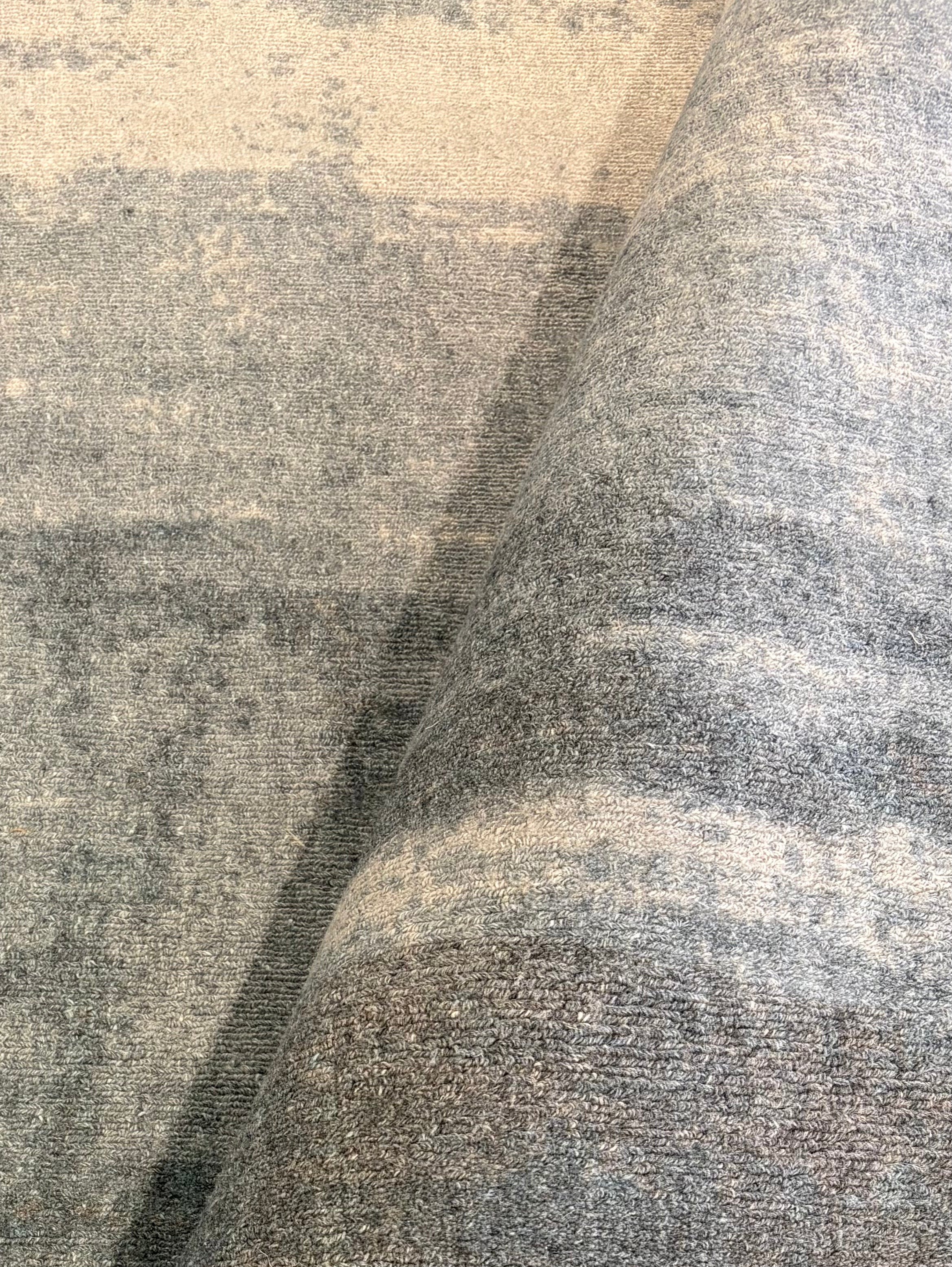 Anna Karina 8x10 Blueish Grey Hand-Tufted Rug