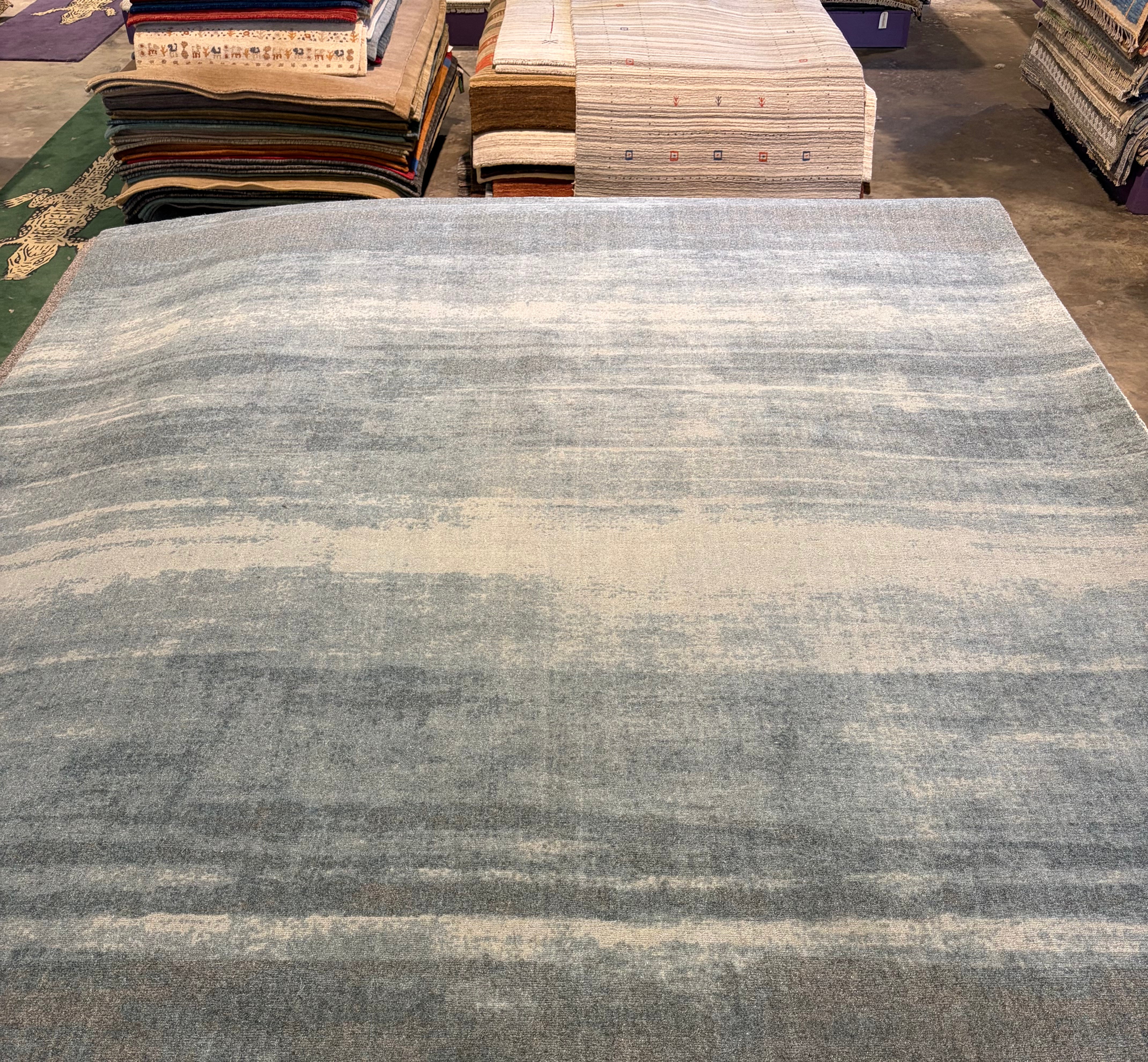 Anna Karina 8x10 Blueish Grey Hand-Tufted Rug