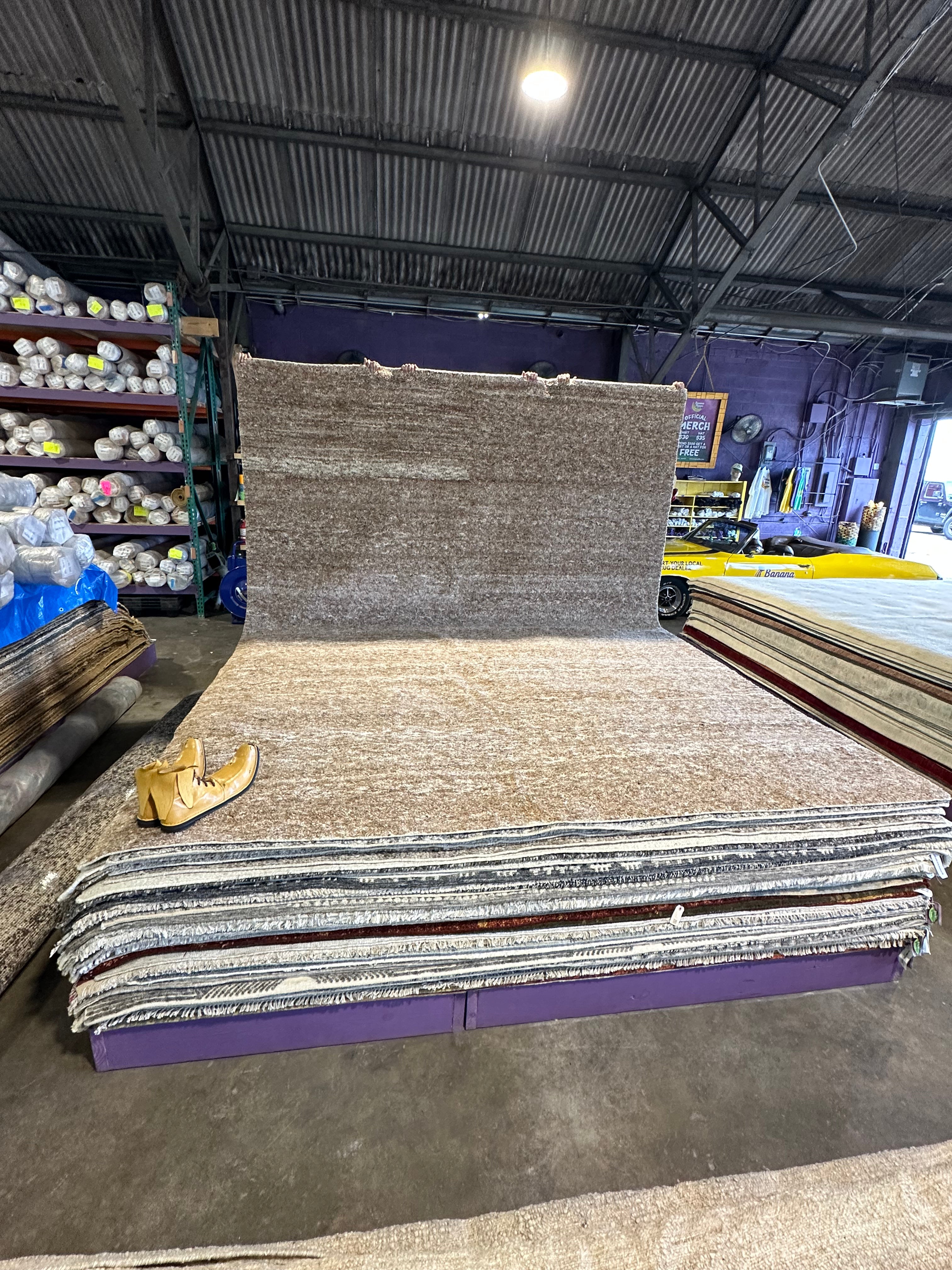 Javon Walton Brown Handwoven Modern Durrie Rug (Multiple Sizes)