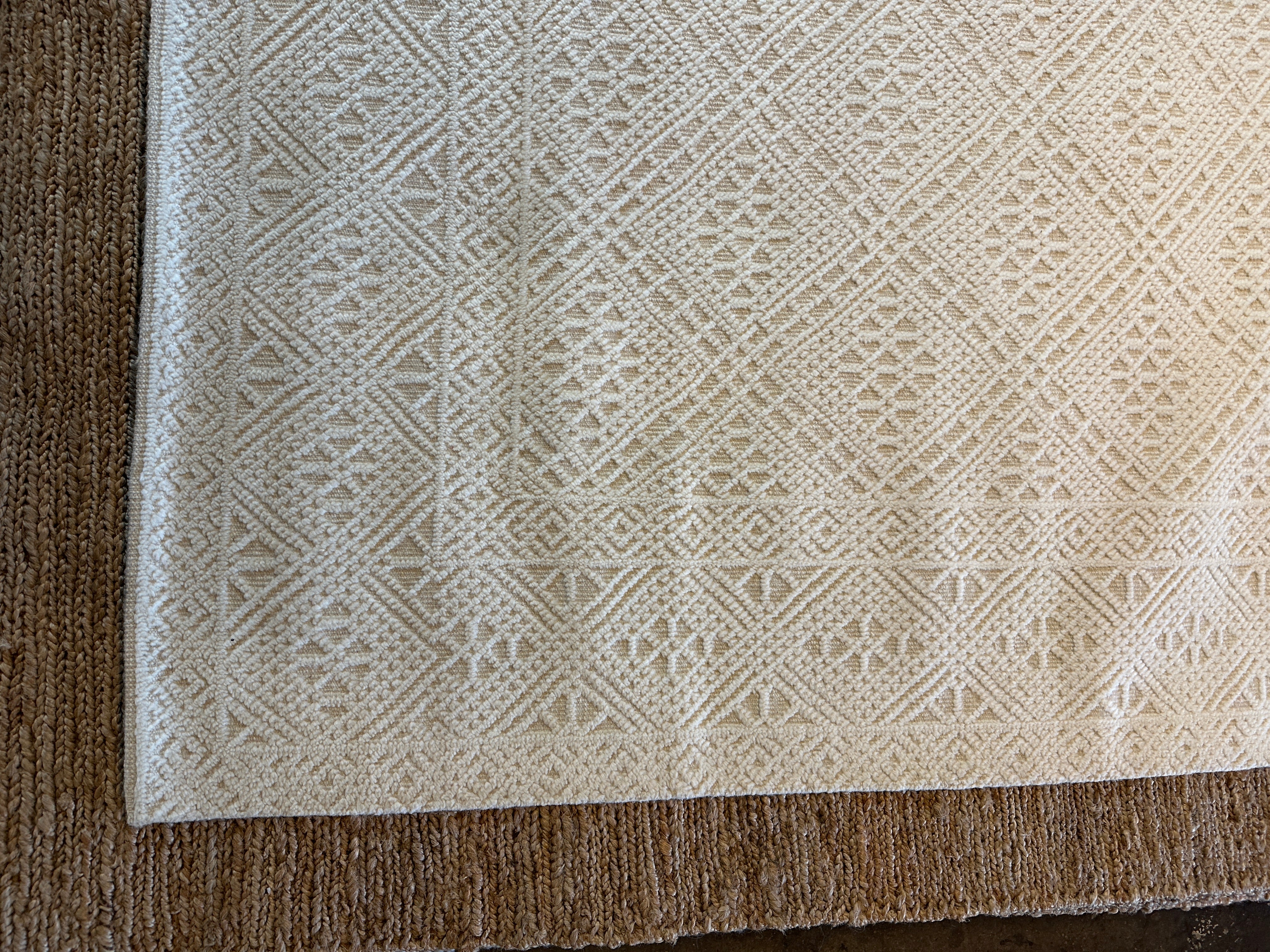 Radcliffe 8x10 Hand-Knotted Ivory High Low