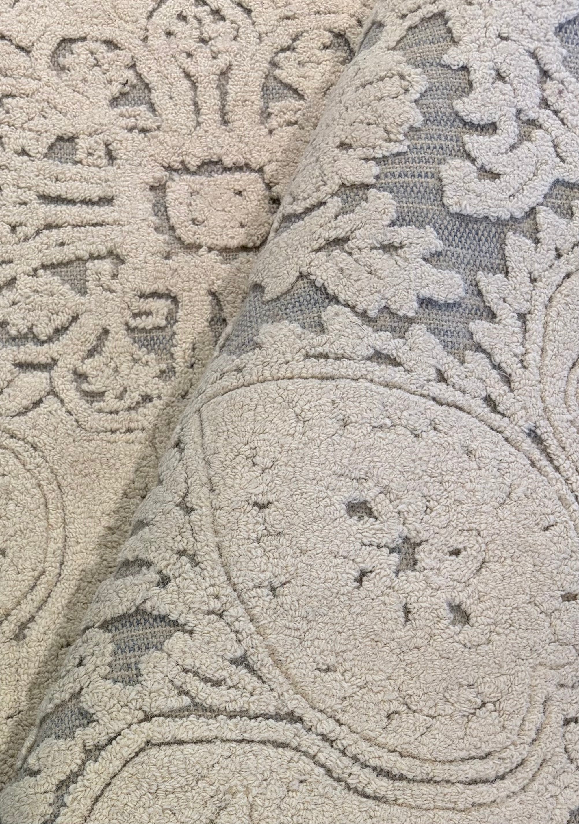 Ryan Hand-Tufted Silver & Beige Jacquard Durrie (Multiple Sizes)
