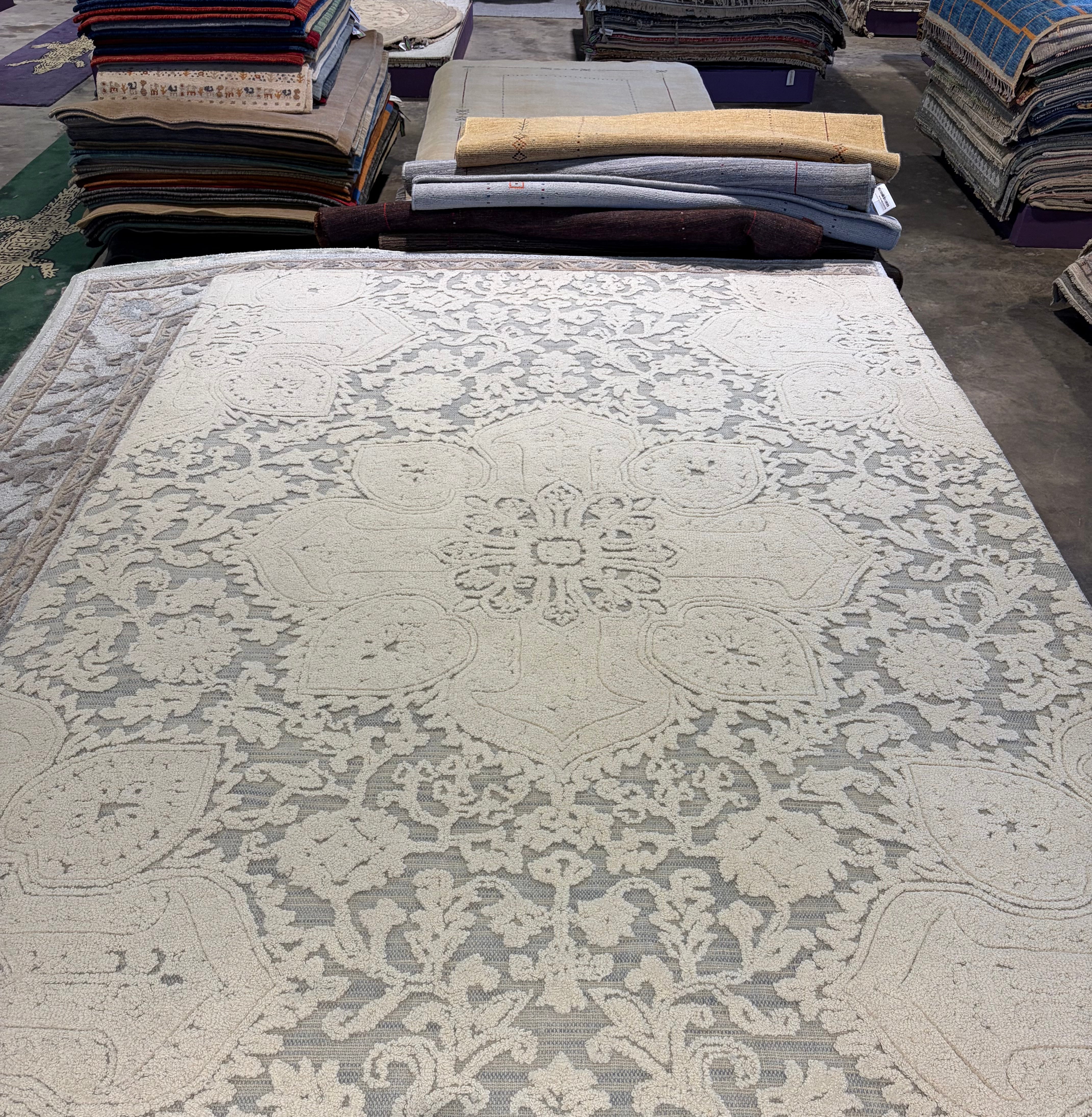 Ryan Hand-Tufted Silver & Beige Jacquard Durrie (Multiple Sizes)