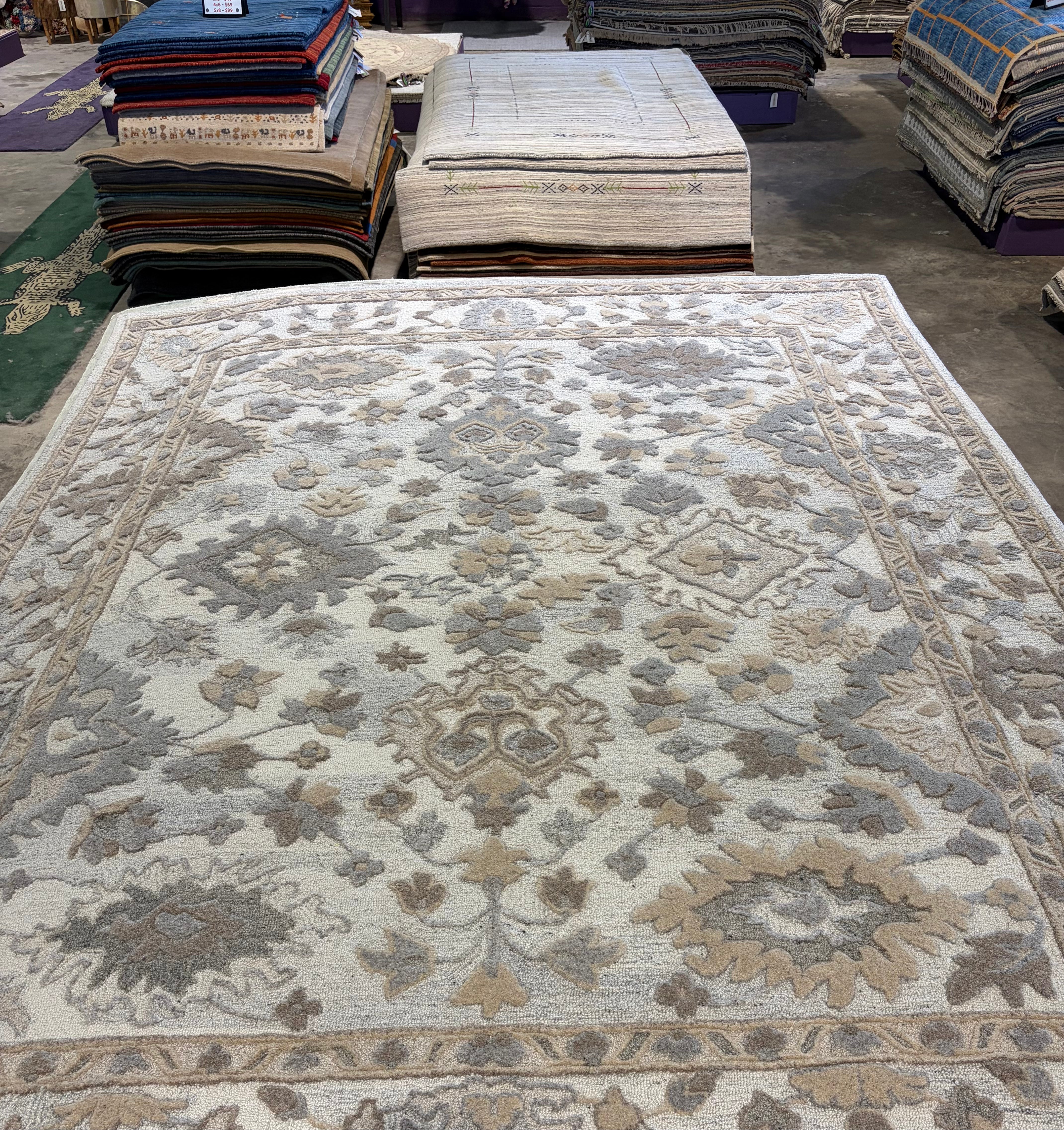 Finn McCool 8x10 Hand-Tufted Grey & Beige Loop Cut