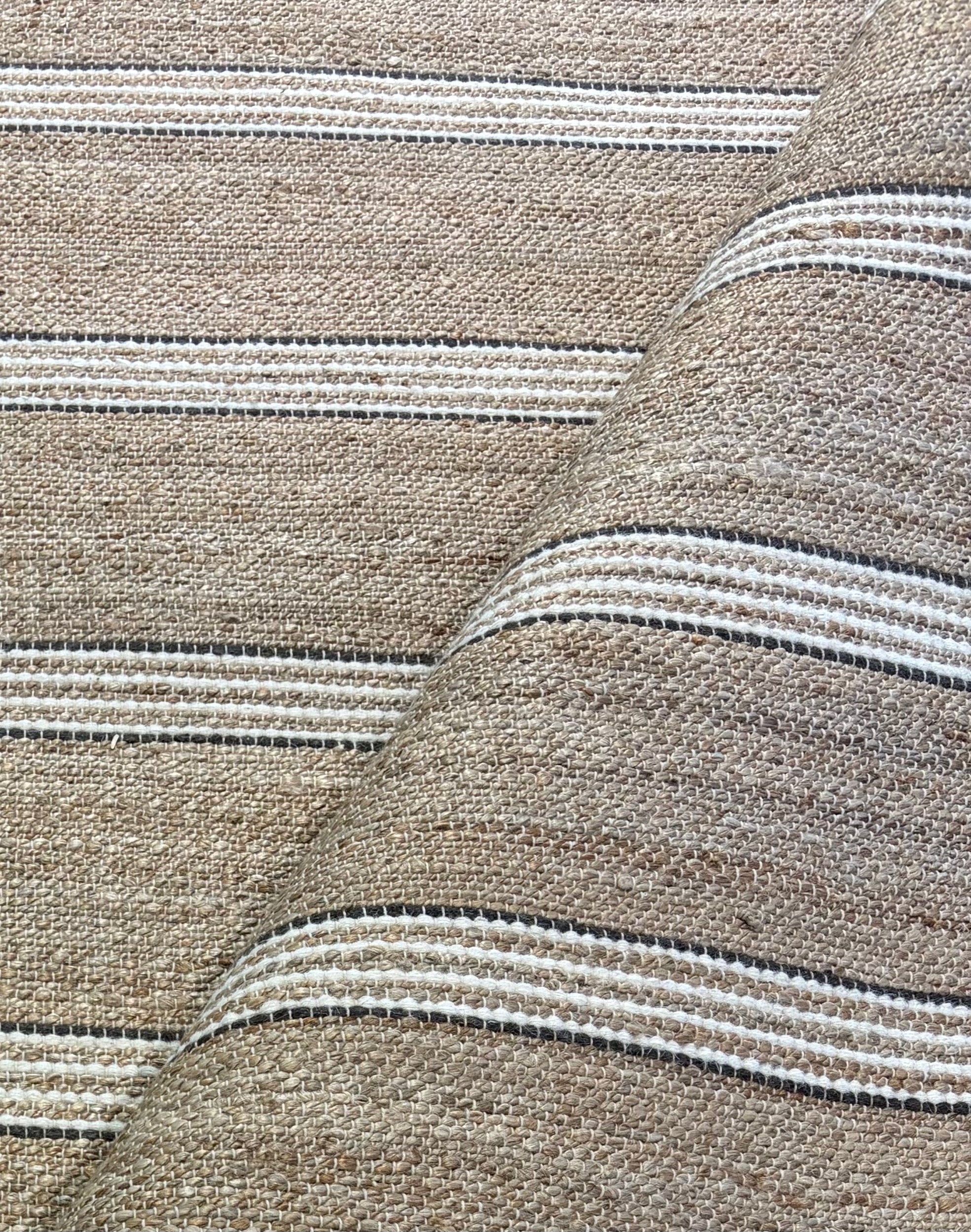 Count Basie Handwoven Striped Natural Jute Rug (Multiple Sizes)