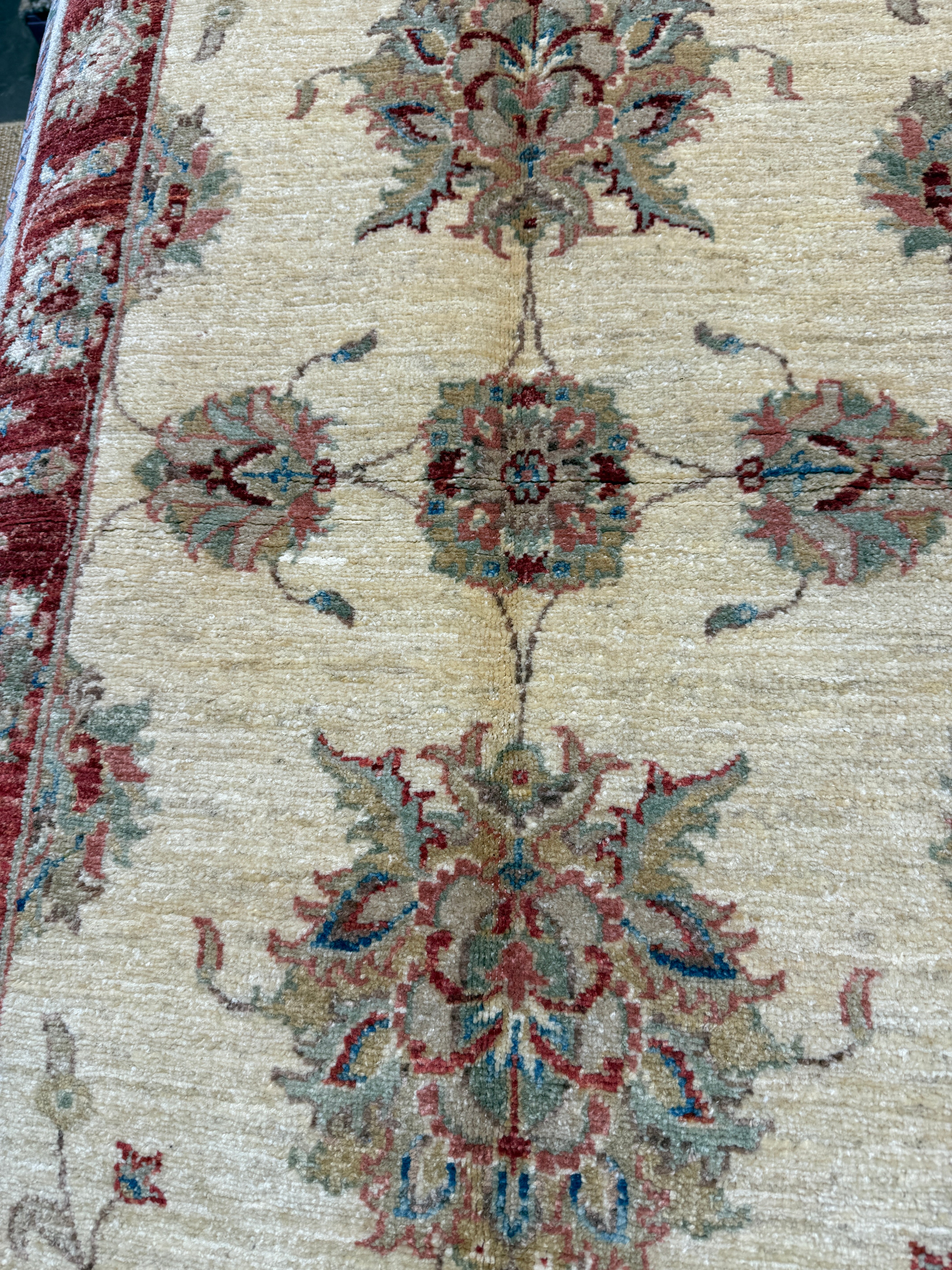 Katherine Kelly 2.8x4.1 Cream and Red Afghani Ziegler Rug