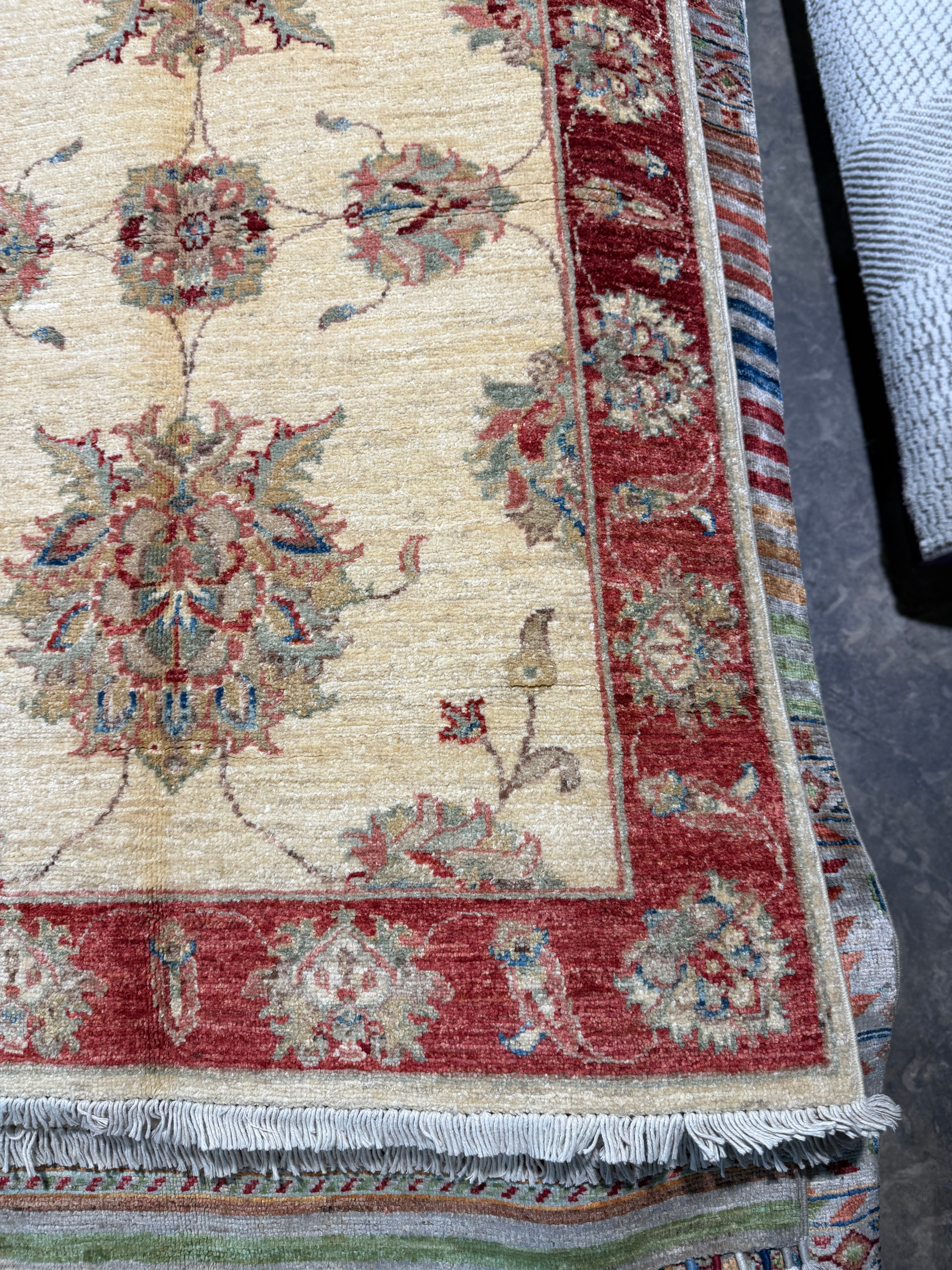 Katherine Kelly 2.8x4.1 Cream and Red Afghani Ziegler Rug