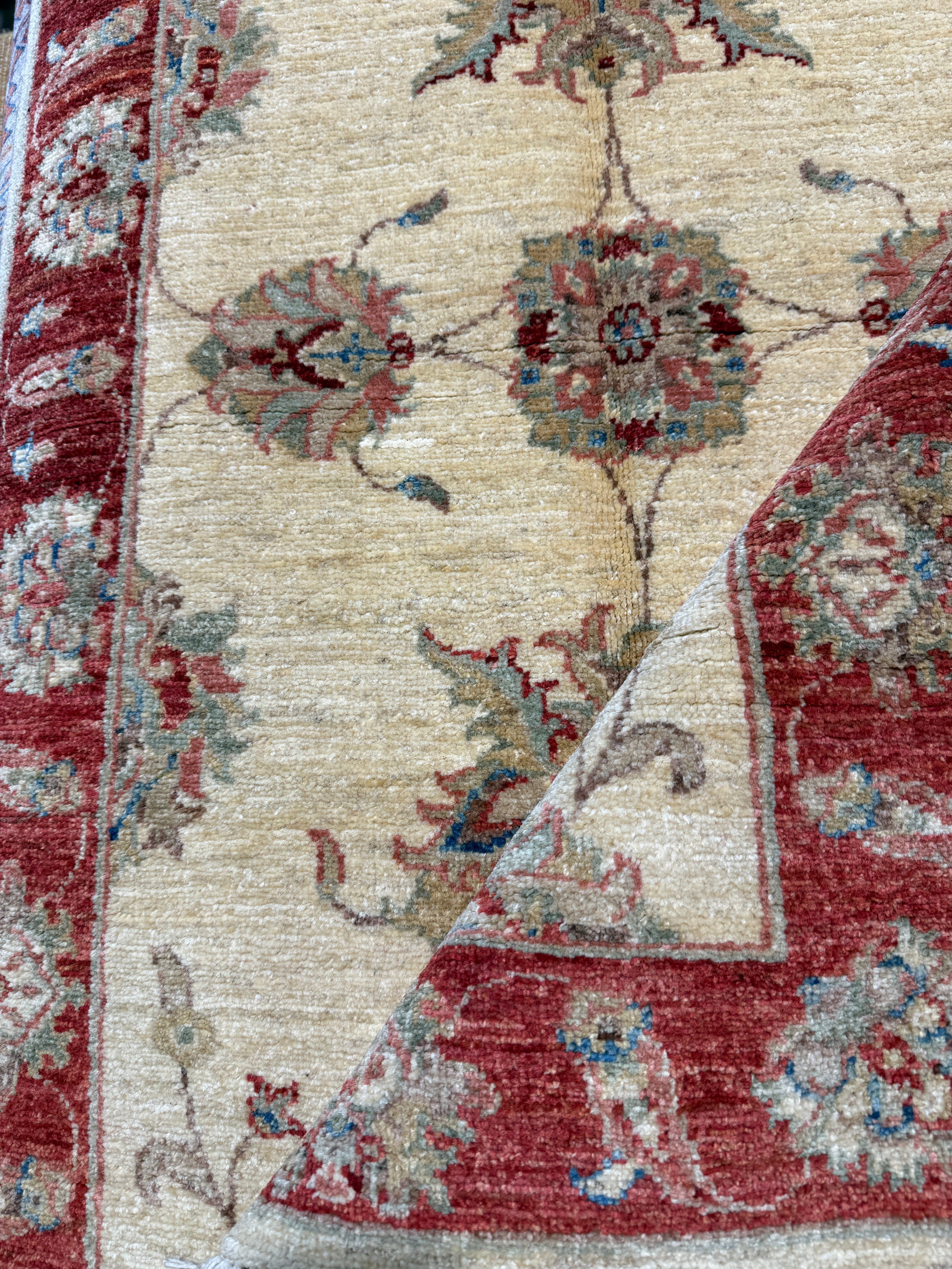 Katherine Kelly 2.8x4.1 Cream and Red Afghani Ziegler Rug