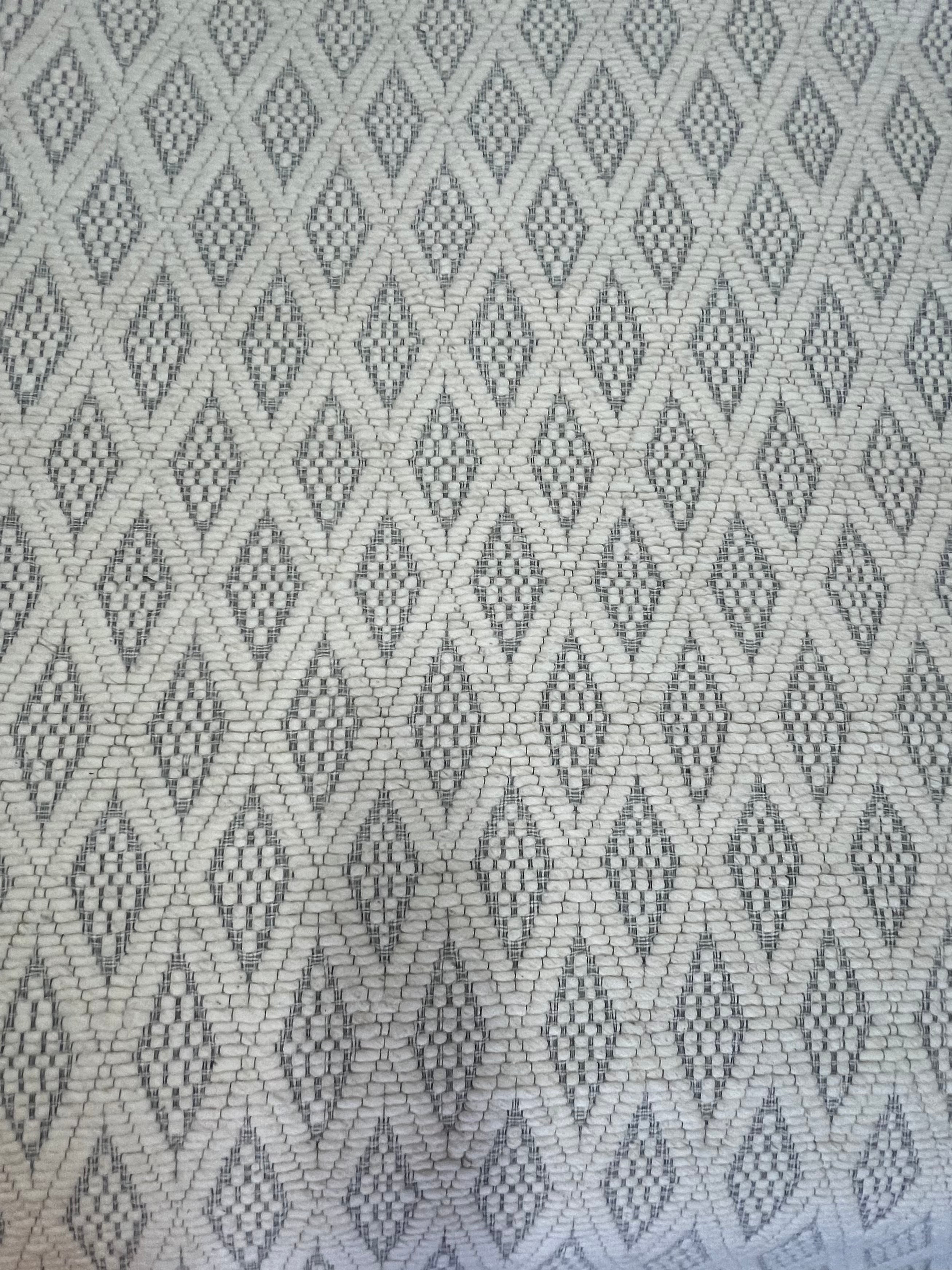 Cameron Tucker 7.9x10 Handwoven Ivory & Grey Jacquard Durrie