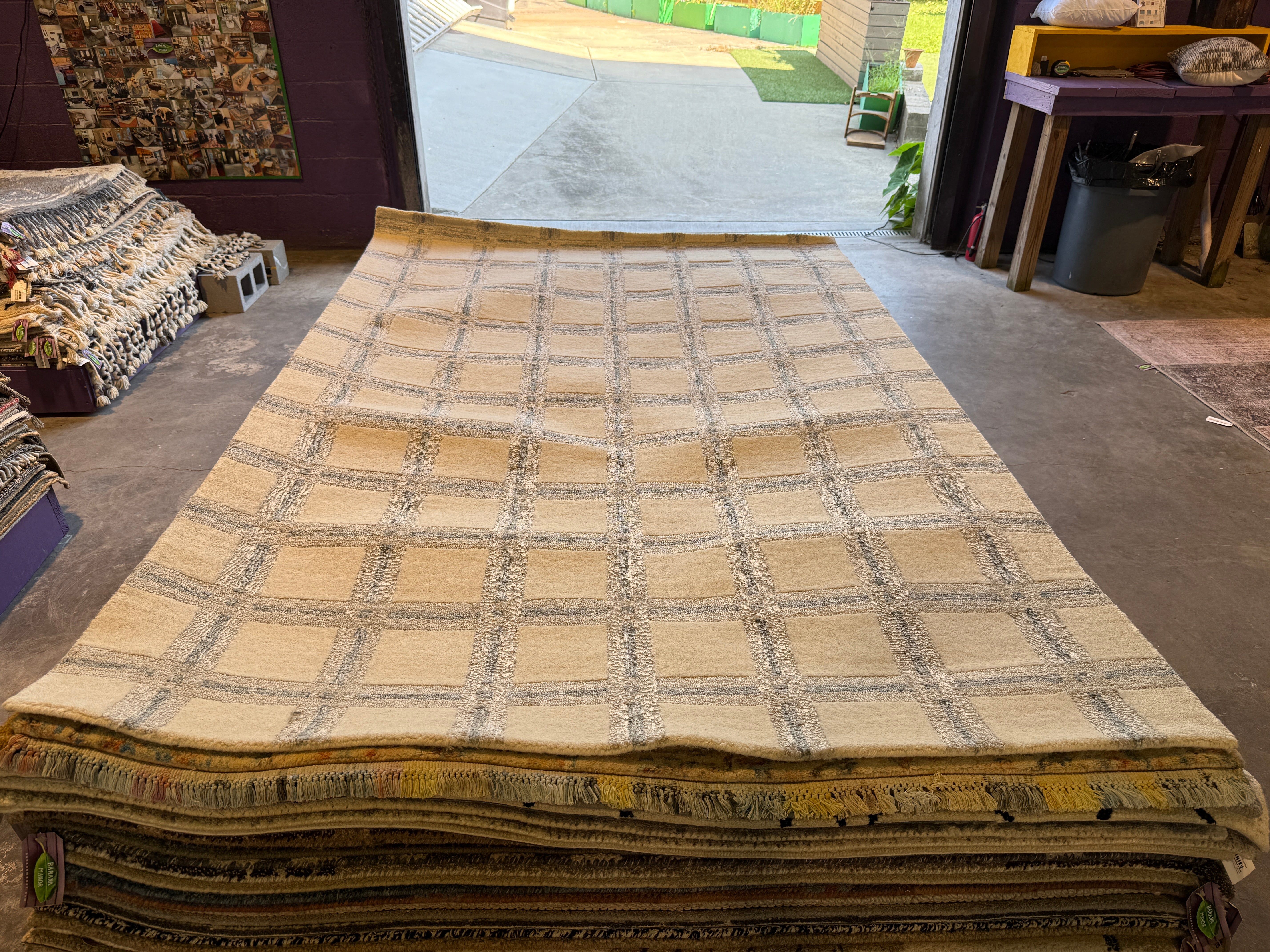 Rex Brown 5x7.6 Hand-Tufted Ivory Cube